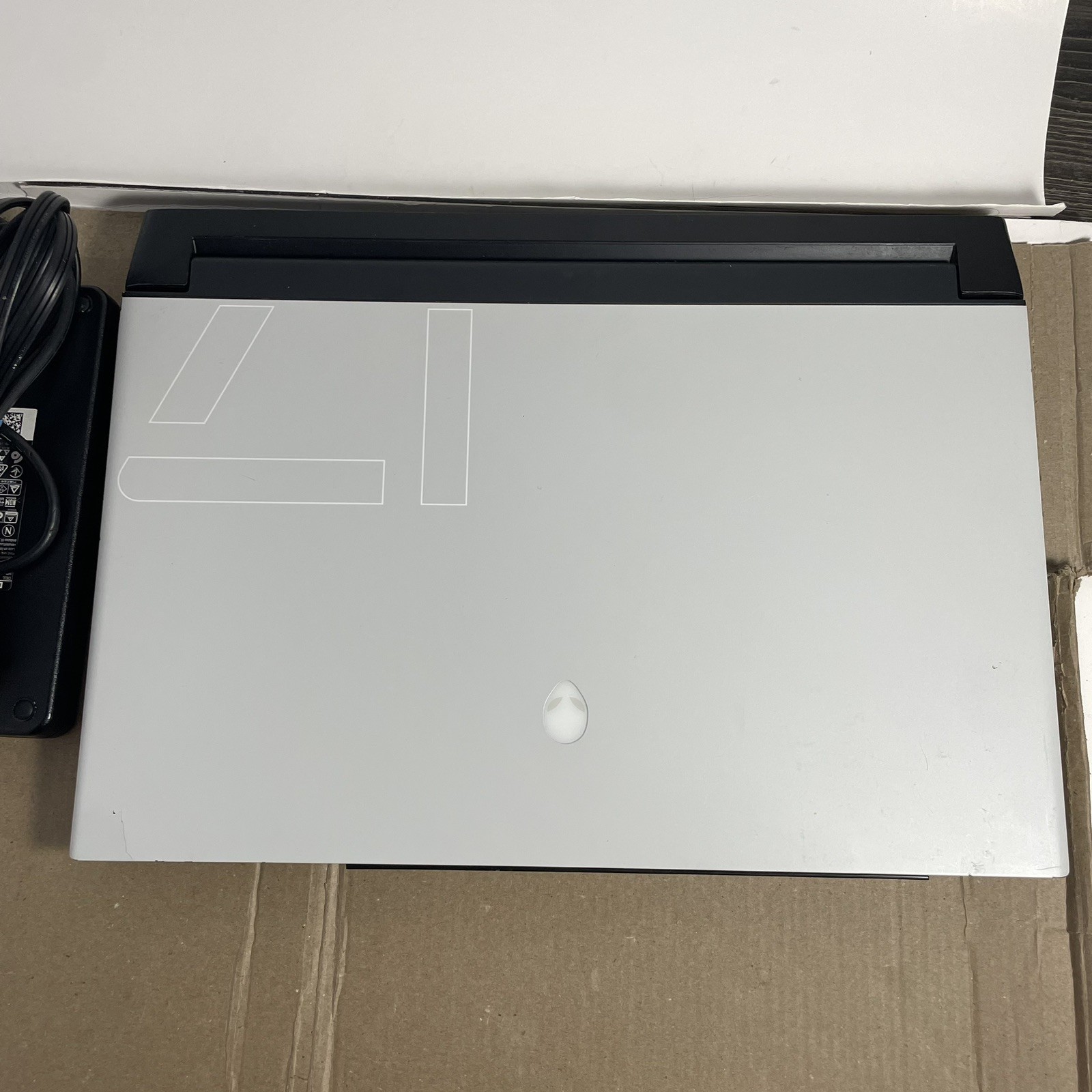 Alienware m17 R3 Gaming Laptop 300Hz RTX 2070 1TB SSD Super 16GB RAM i7-10750H