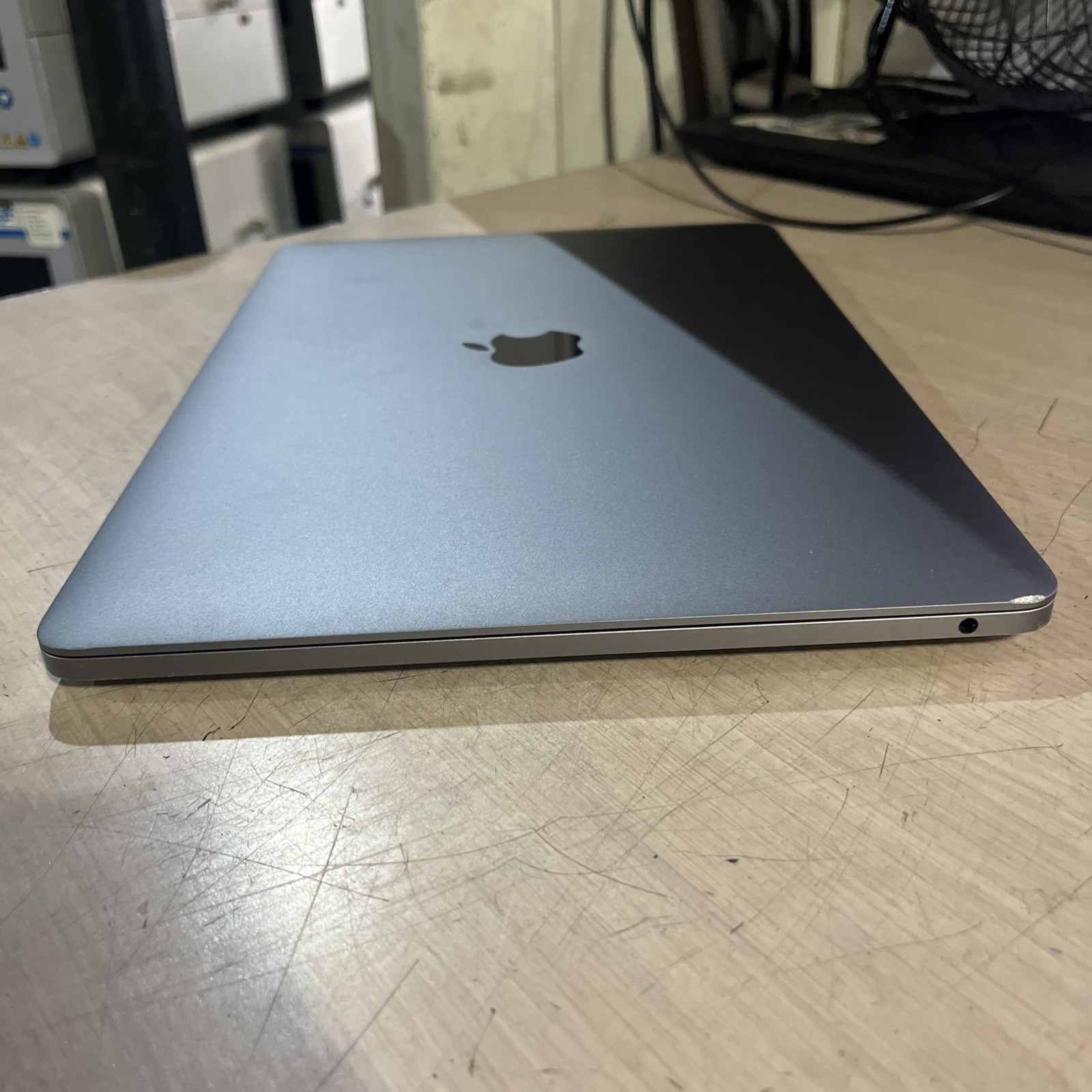 APPLE MACBOOK PRO “M1″ 8 CPU/8 GPU 13” 3.2GHZ 8GB RAM 256SSD