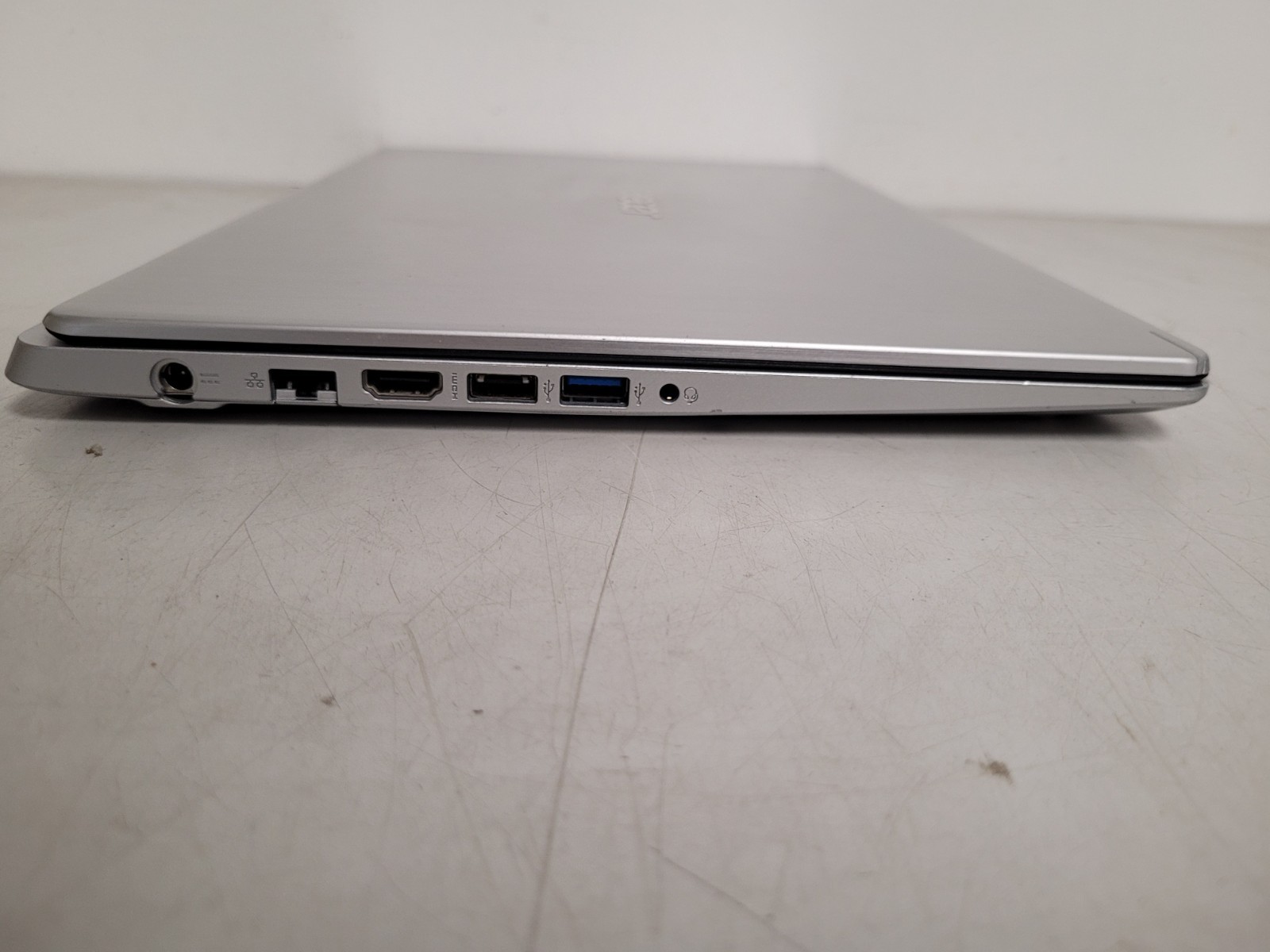 Acer Aspire A515-43 15.6″ Ryzen 3 3200u 2.6ghz 8gb ram 256gb ssd w11p 3113E53400