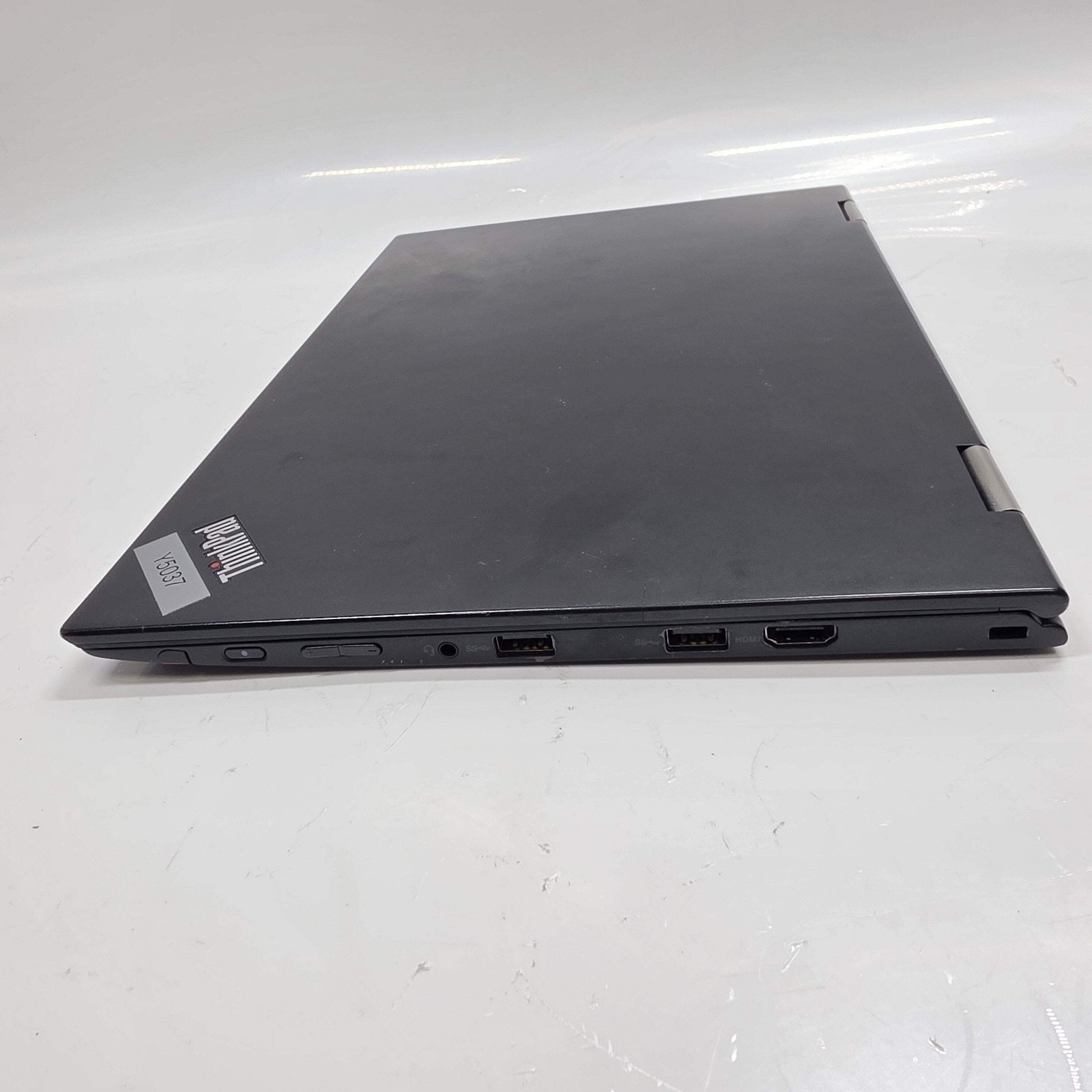 Lenovo ThinkPad X1 Yoga Gen 1 14″ i5-6300U 2.4GHz 8GB RAM 256GB SSD