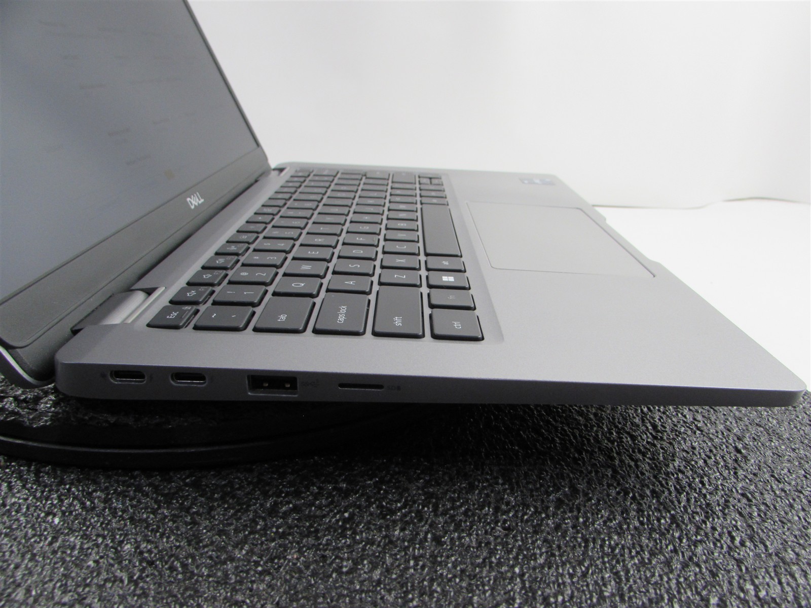 DELL LATITUDE 5330 FHD TOUCHSCREEN I5-1245U 10 CORE 512GB SSD 16GB RAM NO O.S