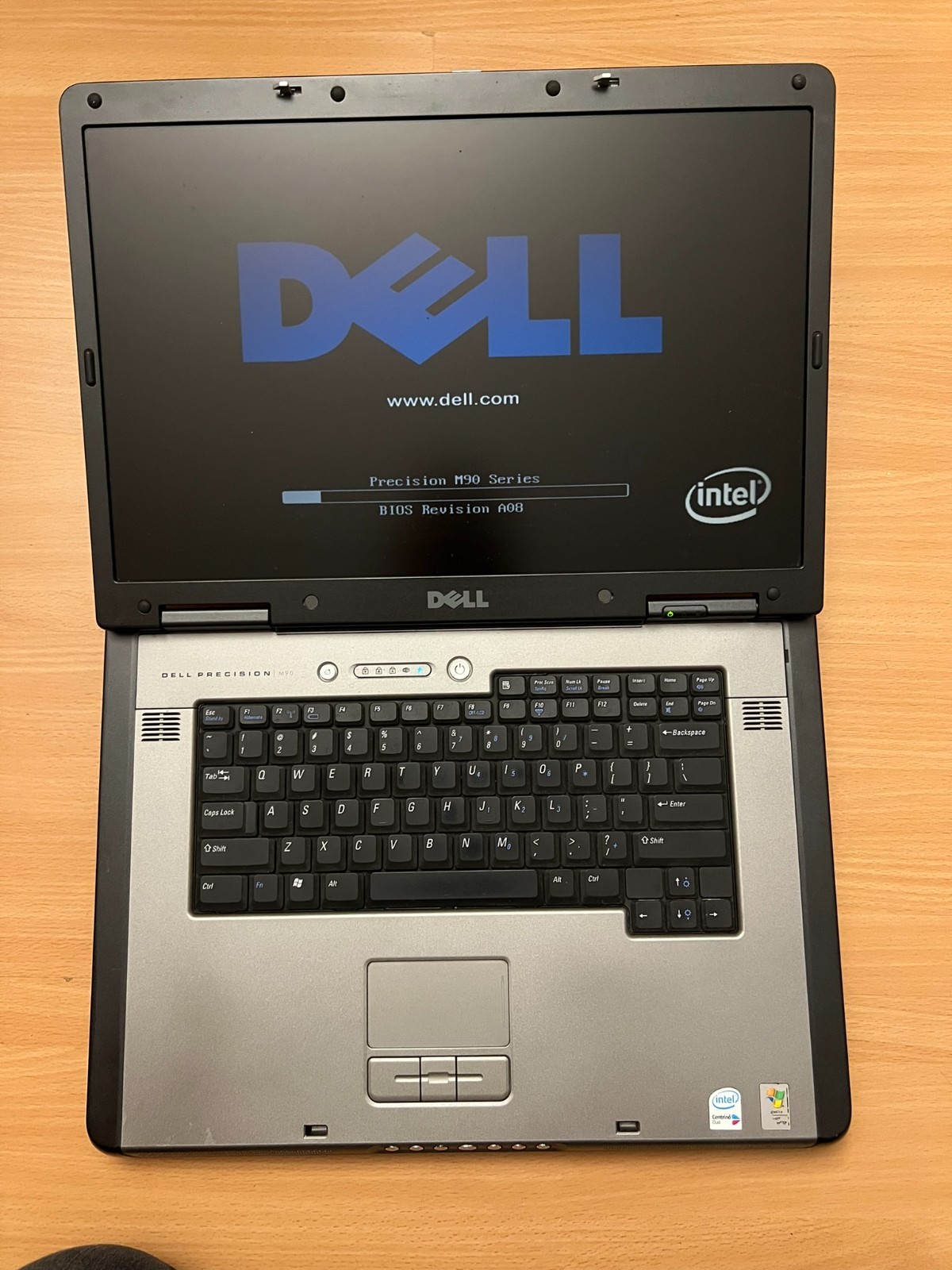 DELL PRECISION M90 Laptop Intel CORE2 T7200 2GHz RAM 4GB HDD 750GB NVIDIA QUADRO