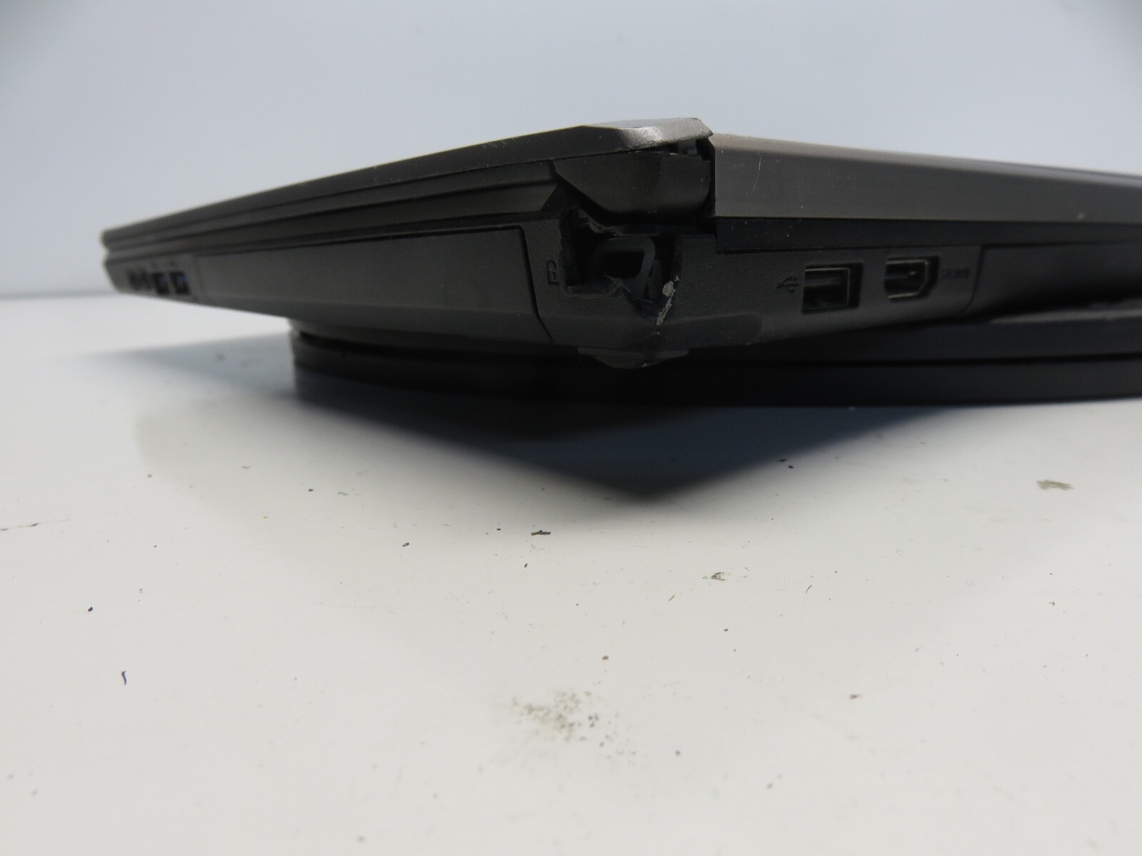 Fujitsu Lifebook E754 Intel i5-4300M 2.6GHz 4 GB NO HDD No Batt
