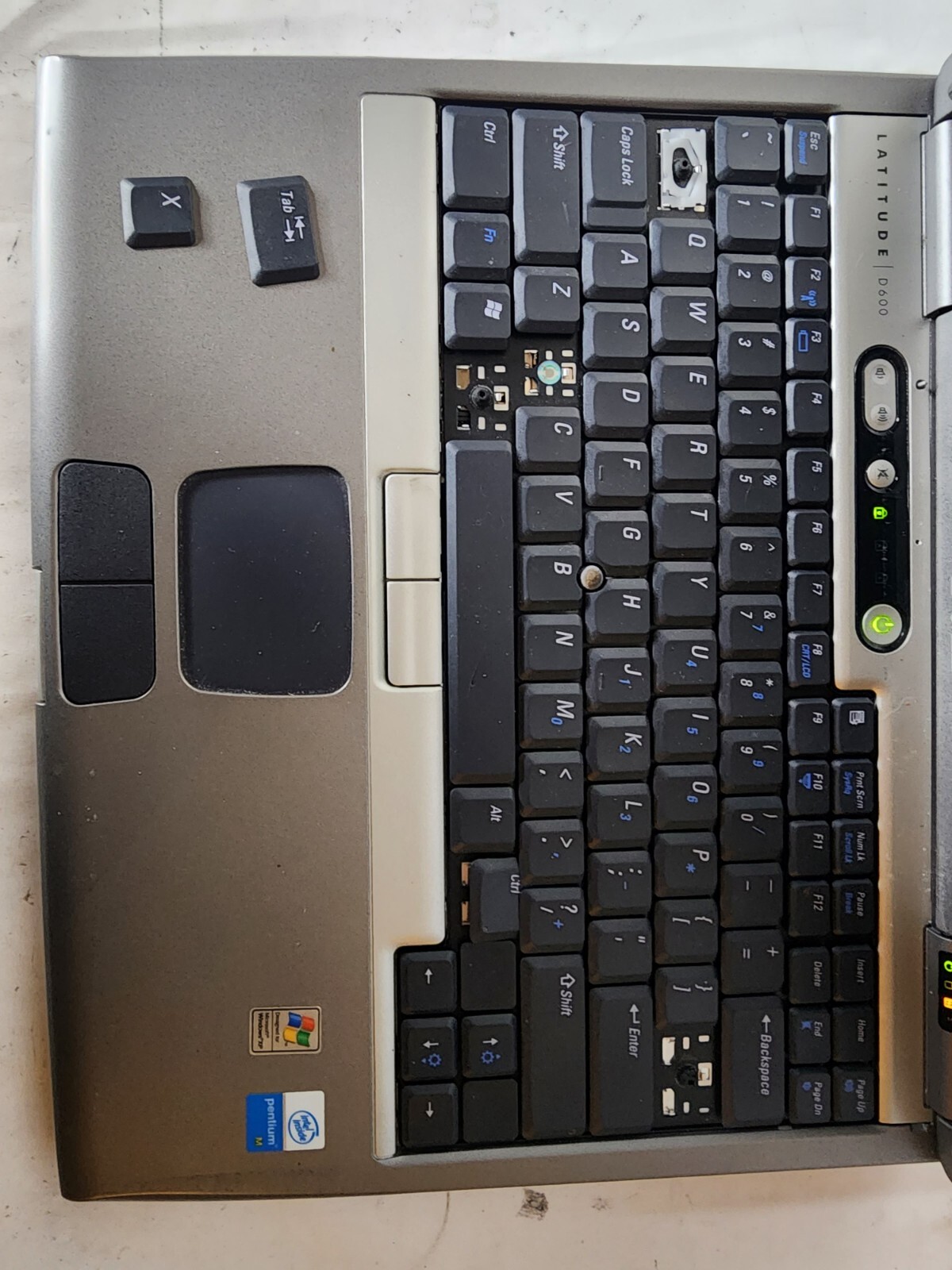 Dell Latitude D600 Pentium M 1.40GHz, No Hdd No Ram