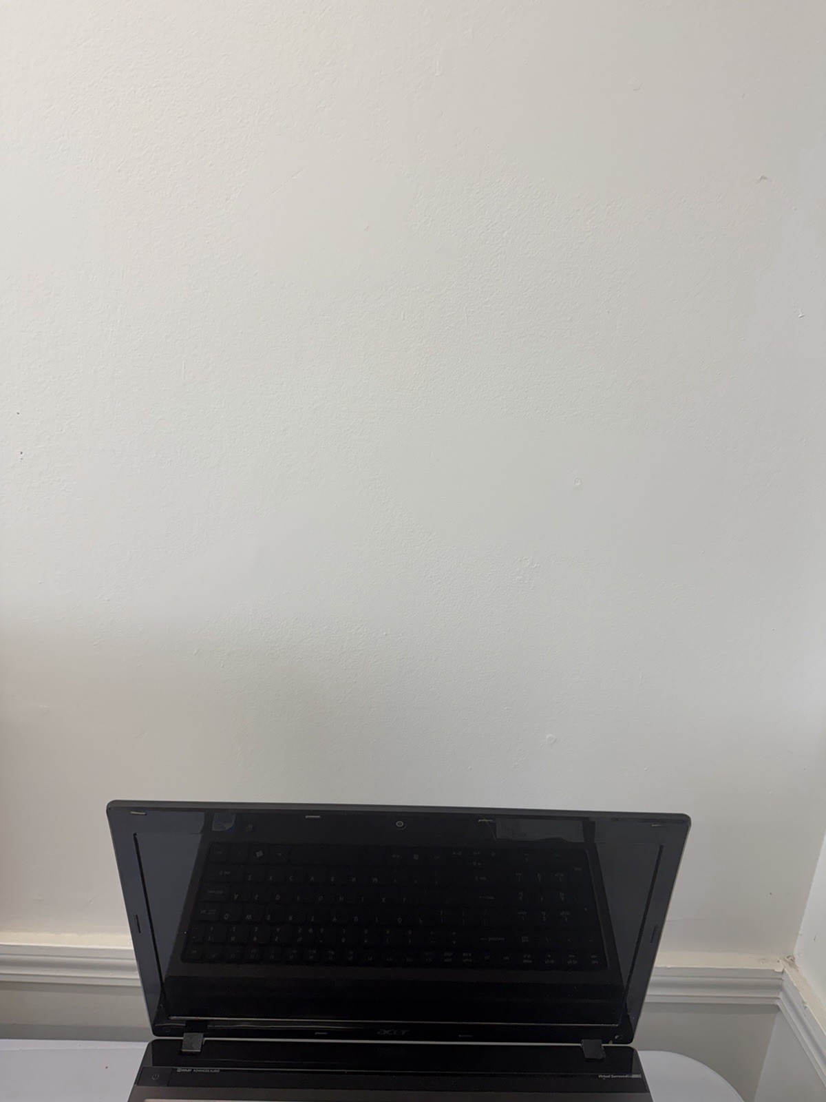 Acer Aspire 5750Z-4217 Laptop – Good Screen – Intel Pentium B950 – Read Des