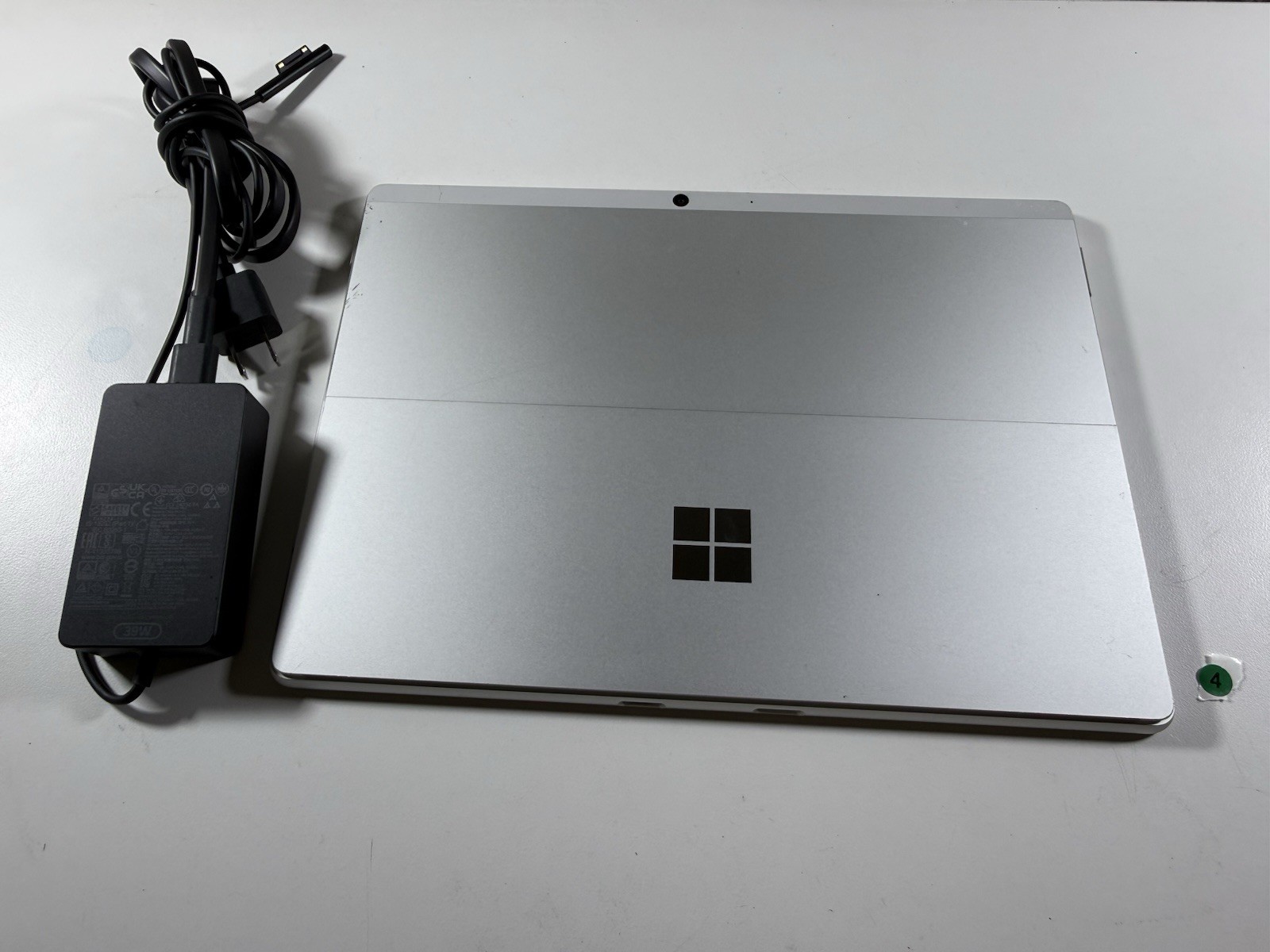 Microsoft Surface Pro 8 (1982) i5-1145G7 – 16GB RAM – 256GB 120Hz – Win 11 Pro