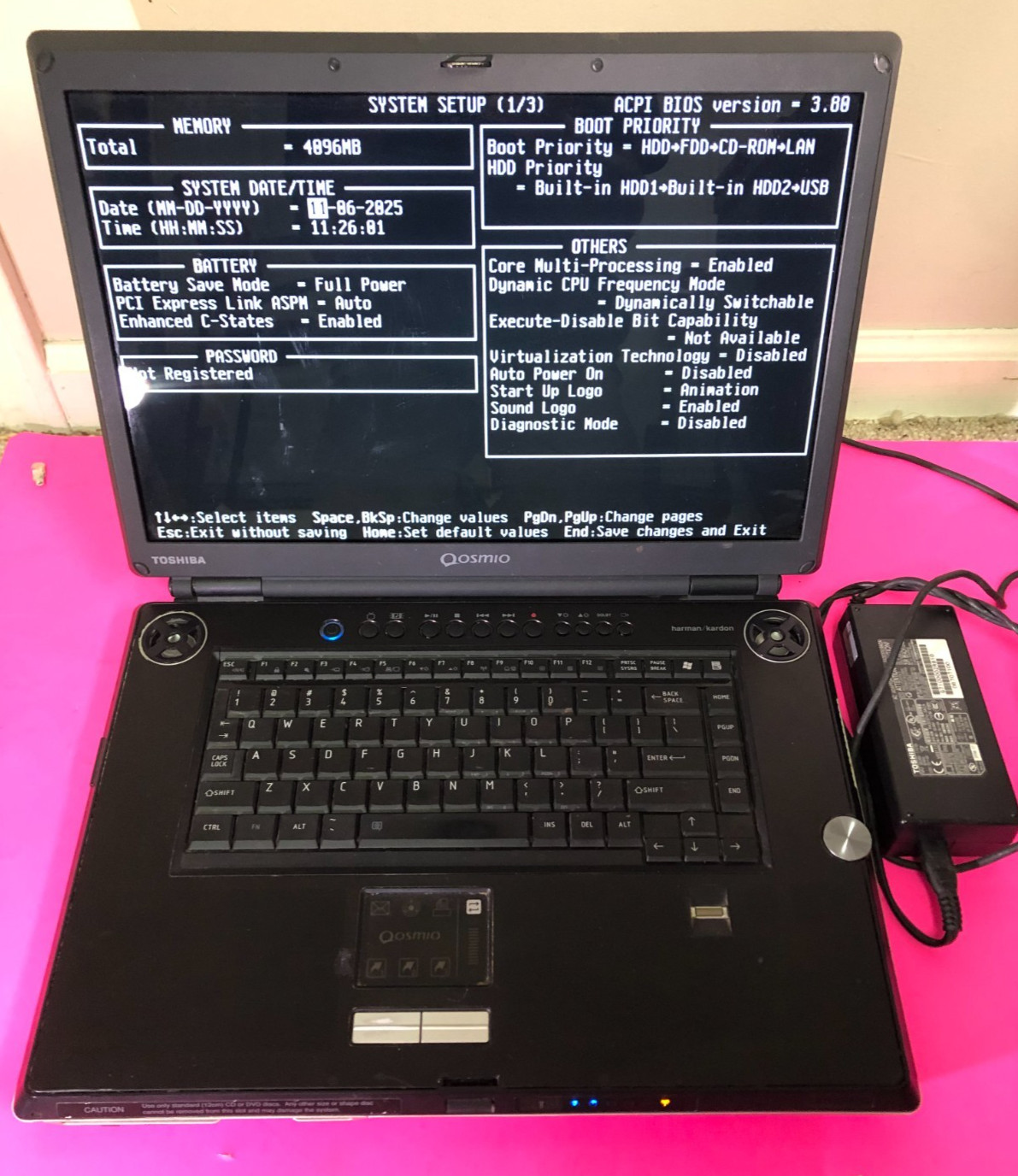 TOSHIBA QOSMIO G35-AV600 Core2 Due 17″ Laptop 4GB 2X 250GB HD WIN XP No Battery