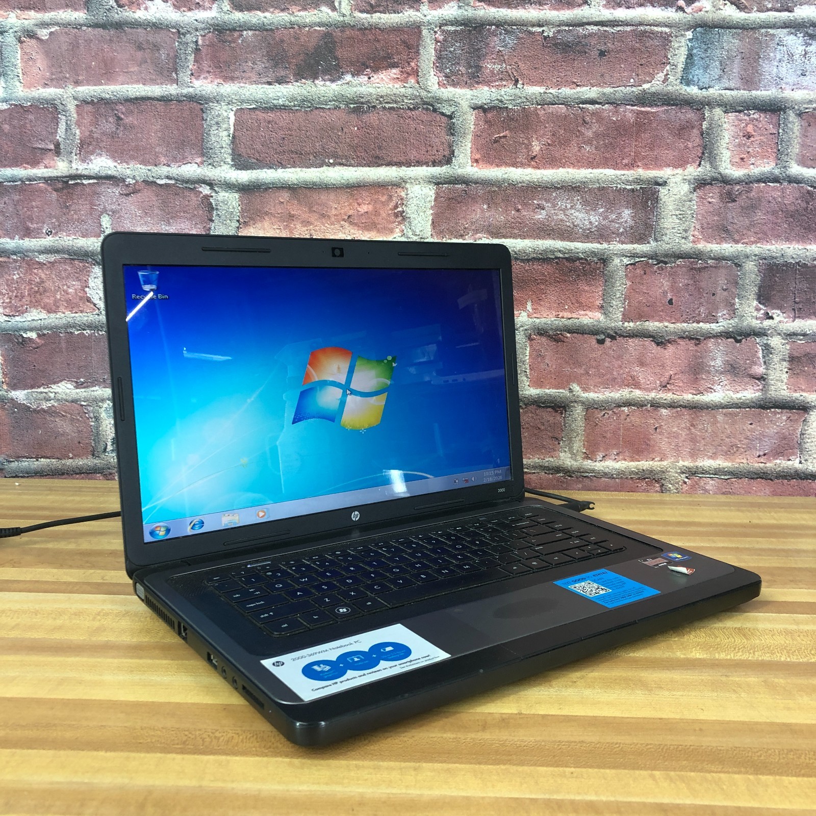 HP 2000-369wm Retro Gaming Laptop Computer AMD 1.65GHz 4GB RAM (Windows7 Pro)