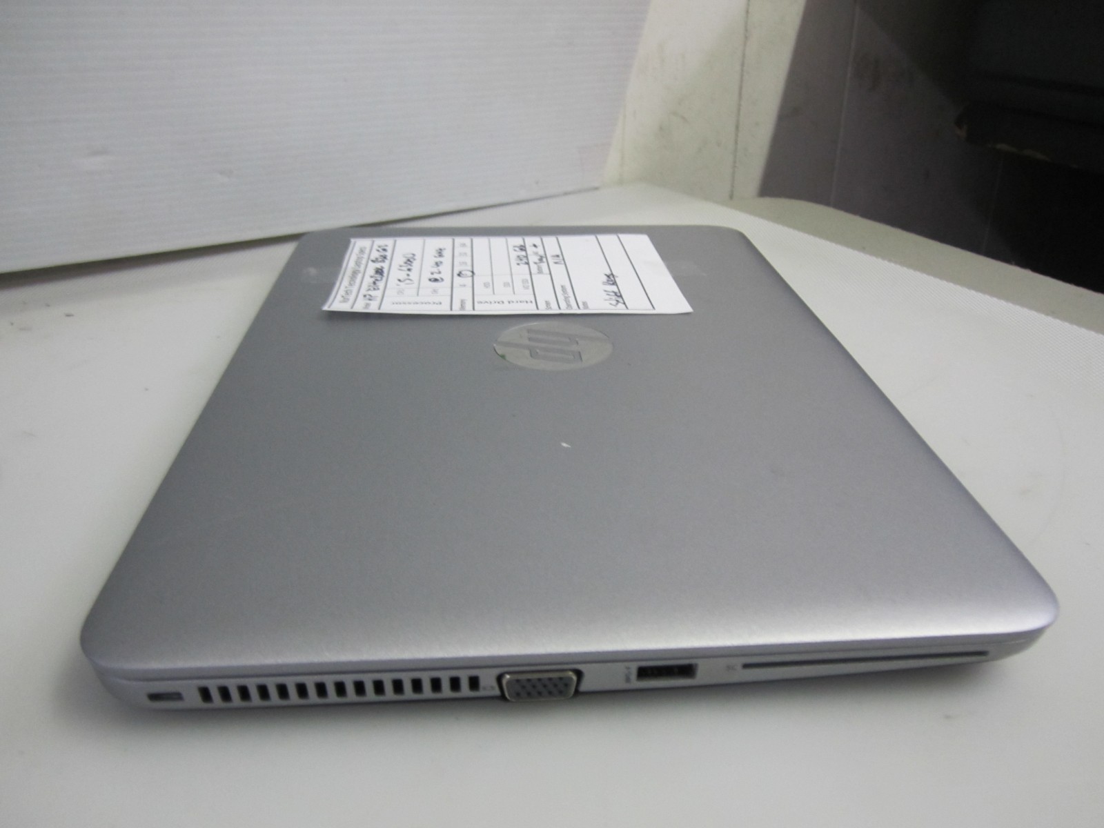 HP EliteBook 820 G2 i5 6300U 8GB 2.40GHZ 240GB M2SSD NO OS STIFF KEYS BAD BTRY