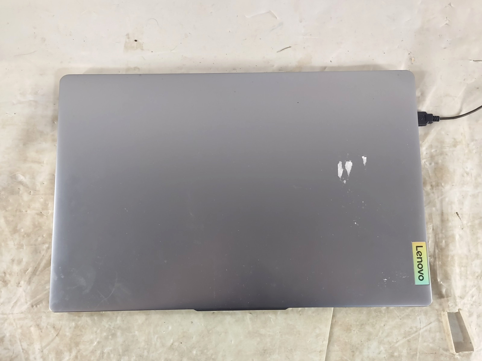 Lenovo IdeaPad Slim 3 15IAN8 i3-N305 8GB RAM 256 GB HDD – SILVER