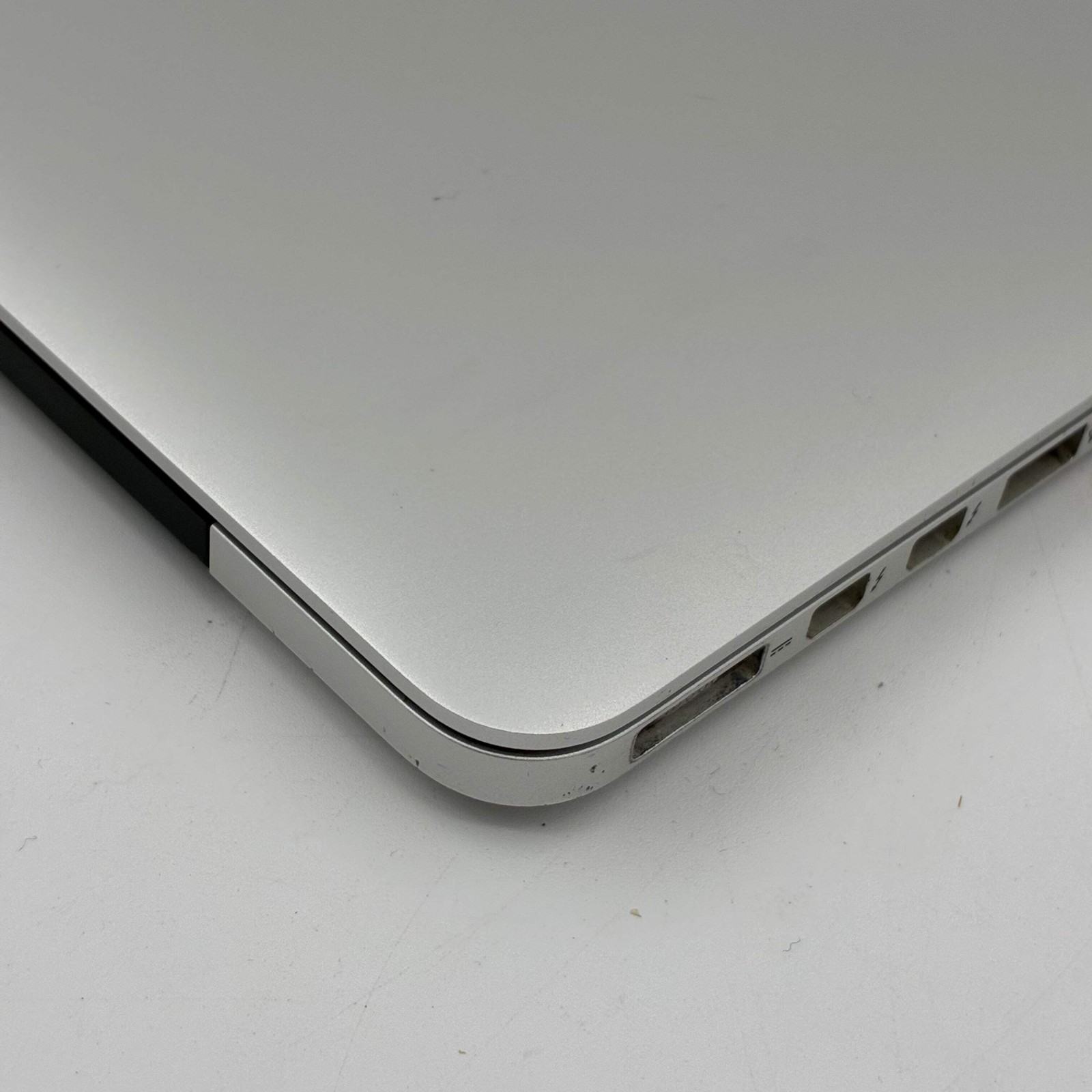 Apple MacBook Pro 13″ 2015 A1502 i5 2.9GHz 8GB 512GB SSD Silver Retina – Needs B