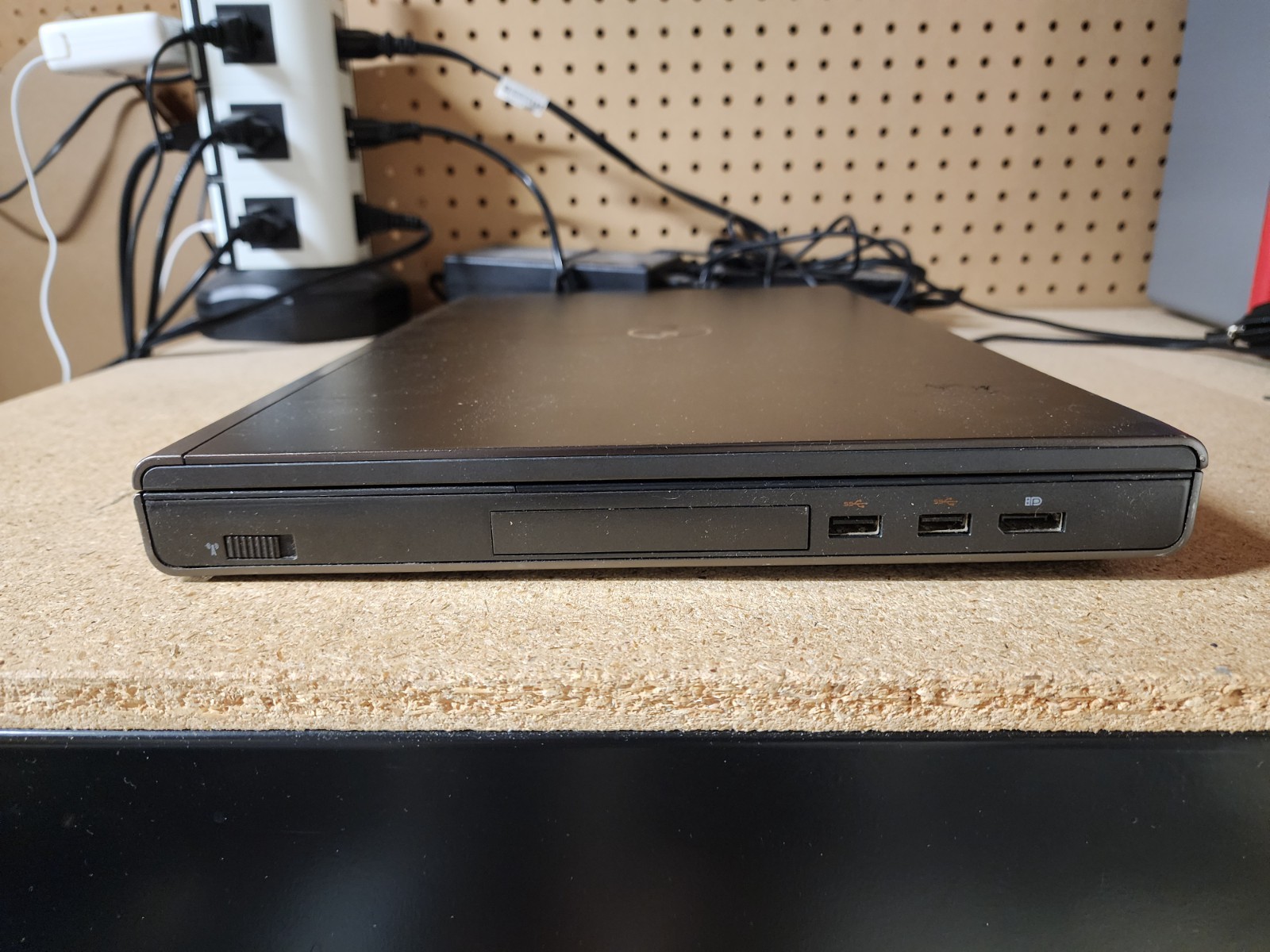 Dell Precision M6600 i5-2520M 2.5GHz 8GB RAM 120GB HDD No OS AMD FirePro GPU