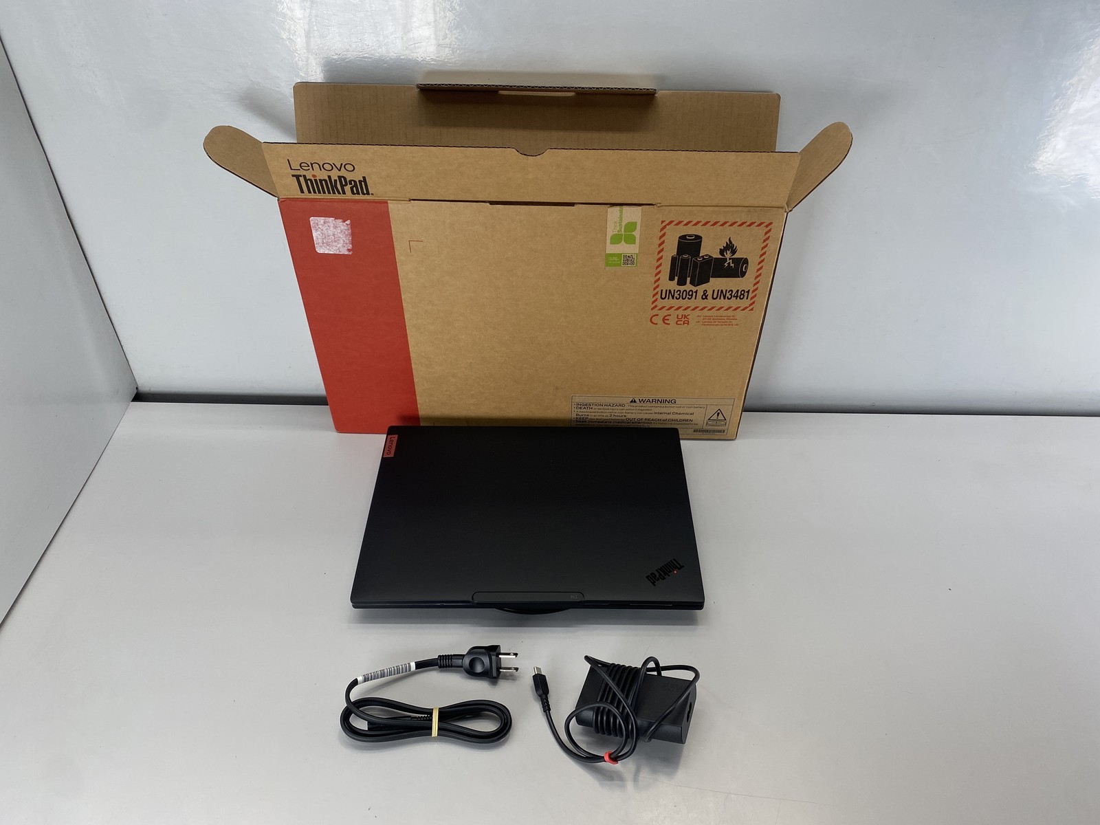Lenovo Laptop ThinkPad T14 Gen 5 14″ AMD Ryzen 7 Pro 8840U 512GB- Gray