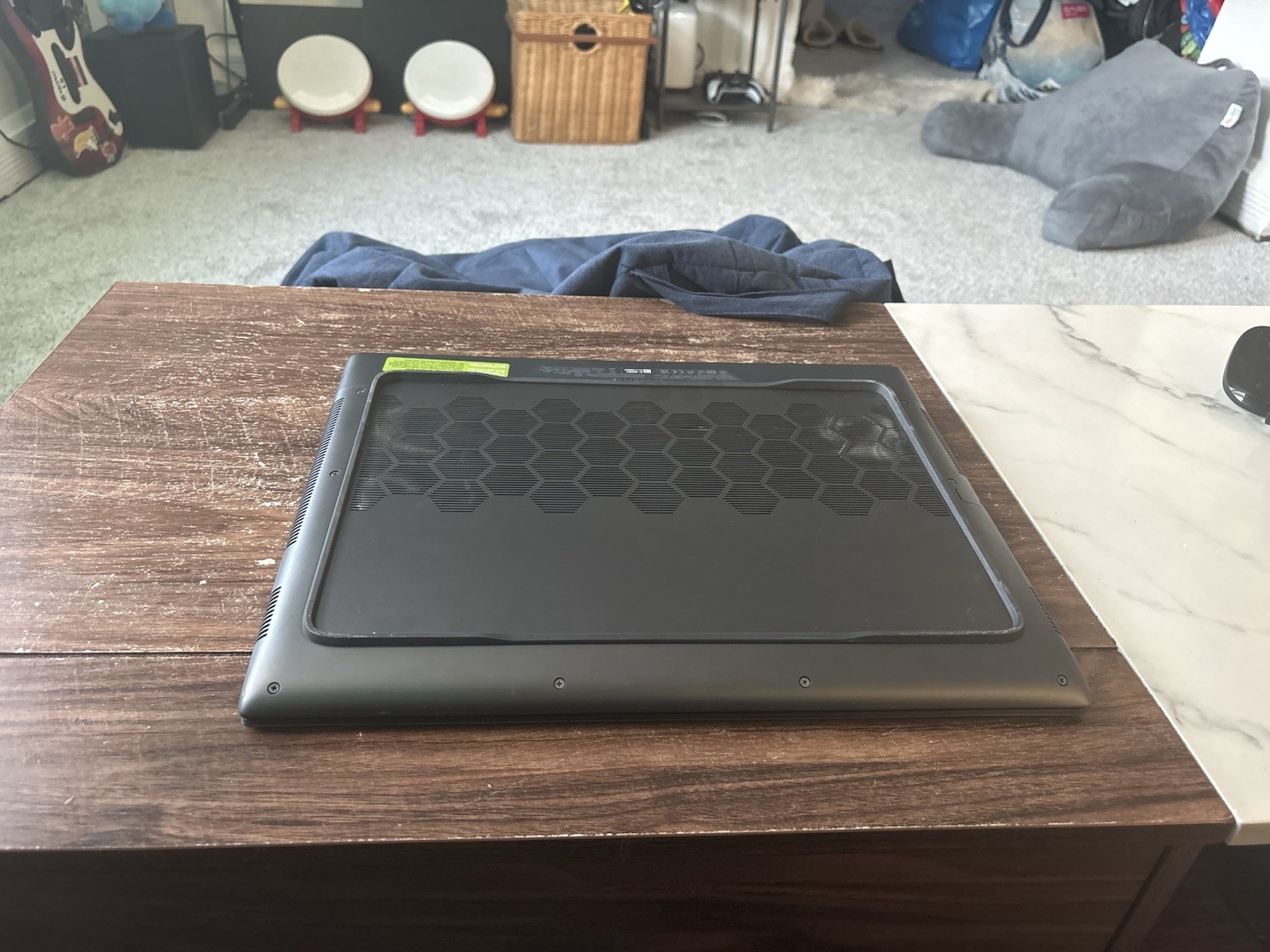 Alienware m16 Ryzen 9 7845HX RTX 4070 16GB RAM 1TB SSD