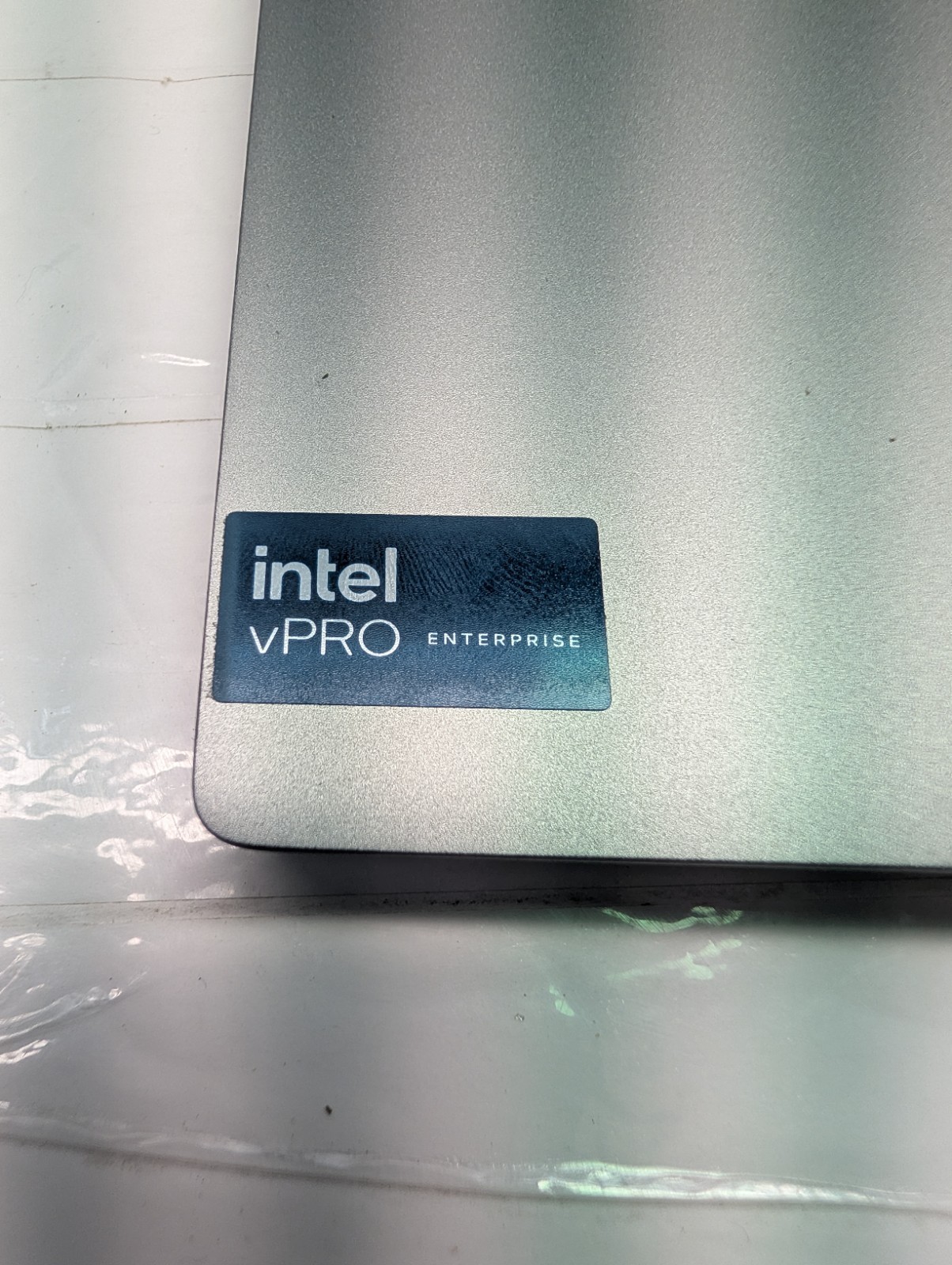 Dell Latitude 7450 14″ FHD+ ULTRA 5 135U 256GB SSD 16GB W11P Webcam FPR