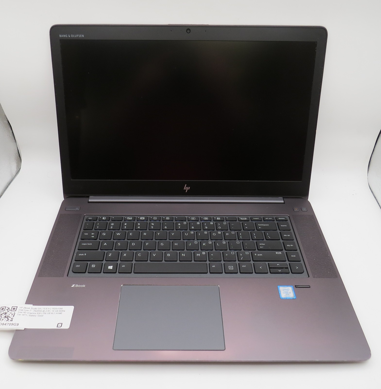 HP Zbook Studio G4 | i7-7820HQ @ 2.9GHz | 16GB / 256GB m2 | 15″ | No OS/AC
