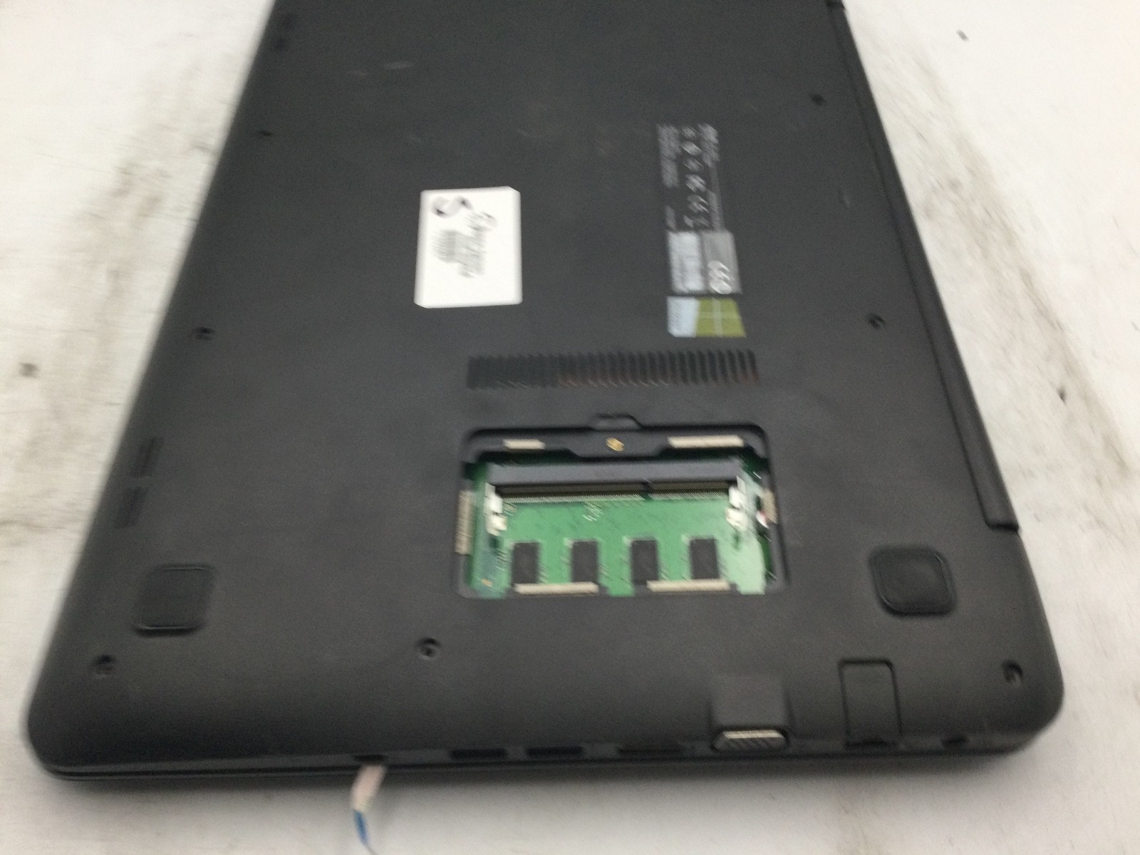 ASUS A555D W519L – FOR PARTS – AMD QUAD CORE FX – NO RAM – 15″ – READ DESCRIP-BB