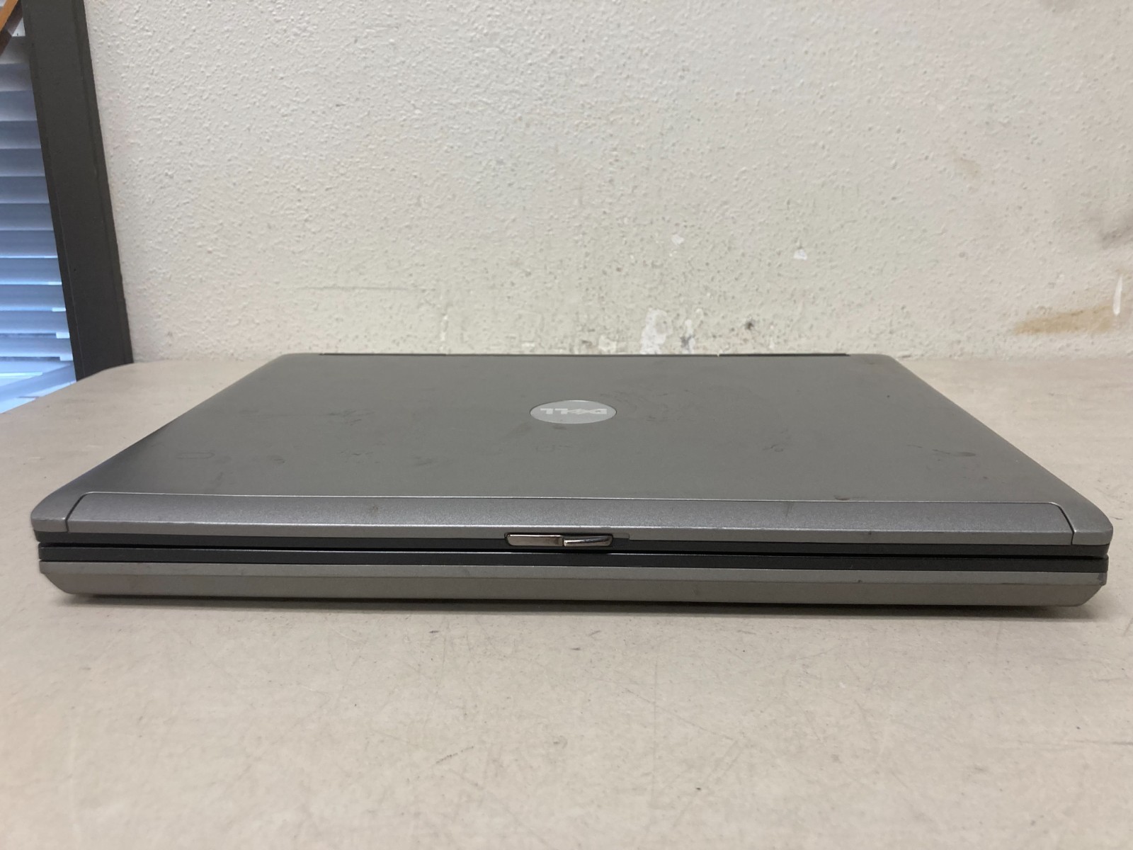 Dell Laptop Core 2 Duo 2.40GHz 2GB RAM 100GB HDD Windows X11
