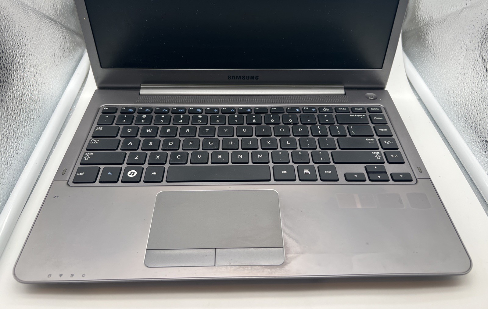 Samsung Series 5 Ultrabook 14″ Intel i5 Ram: 4GB/500GB SSD VERY GOOD CONDITION