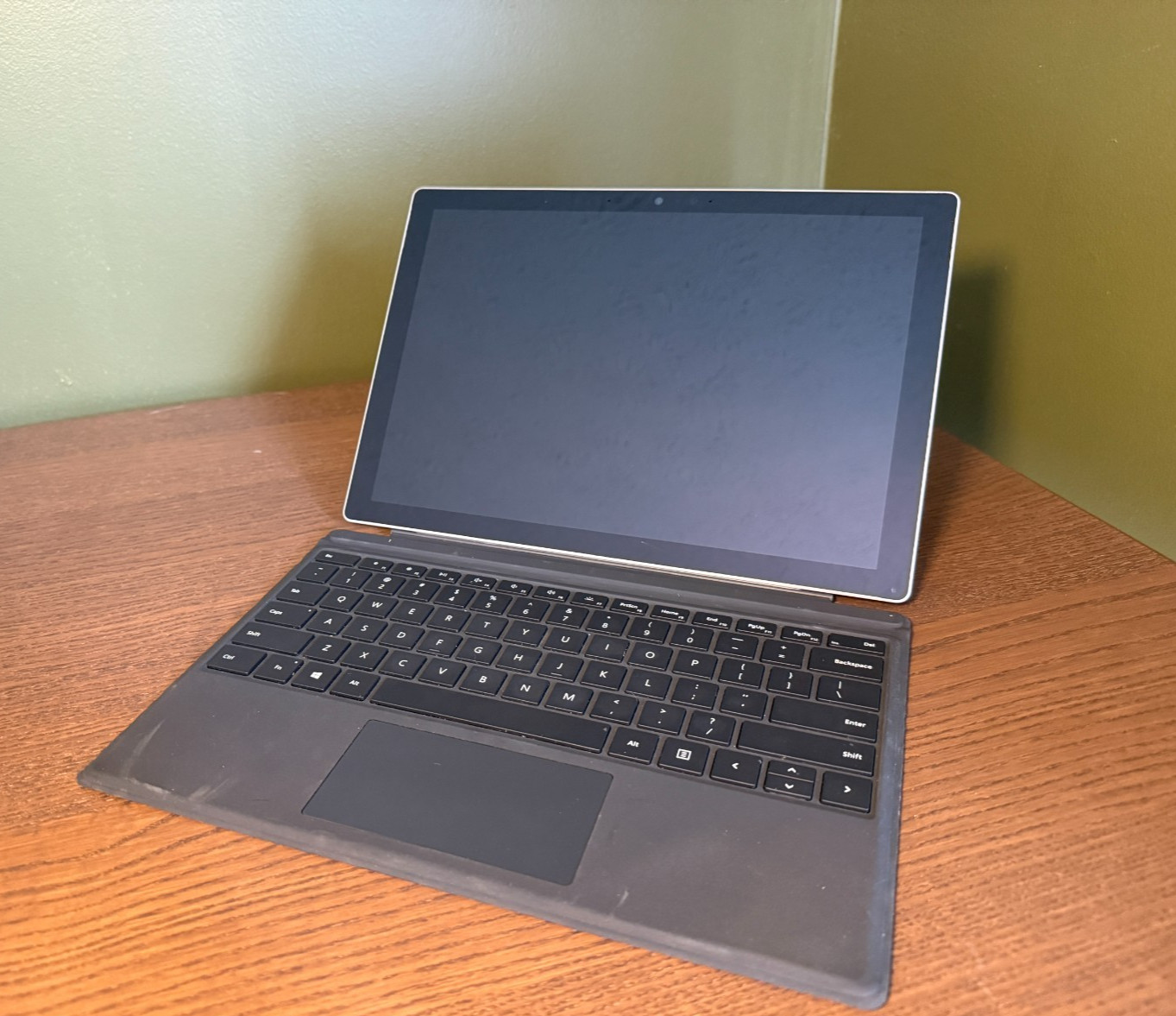 Microsoft Surface Pro 7+Plus – Intel i7-1165G7 – 16GB RAM 256GB SSD – 1960 Win11