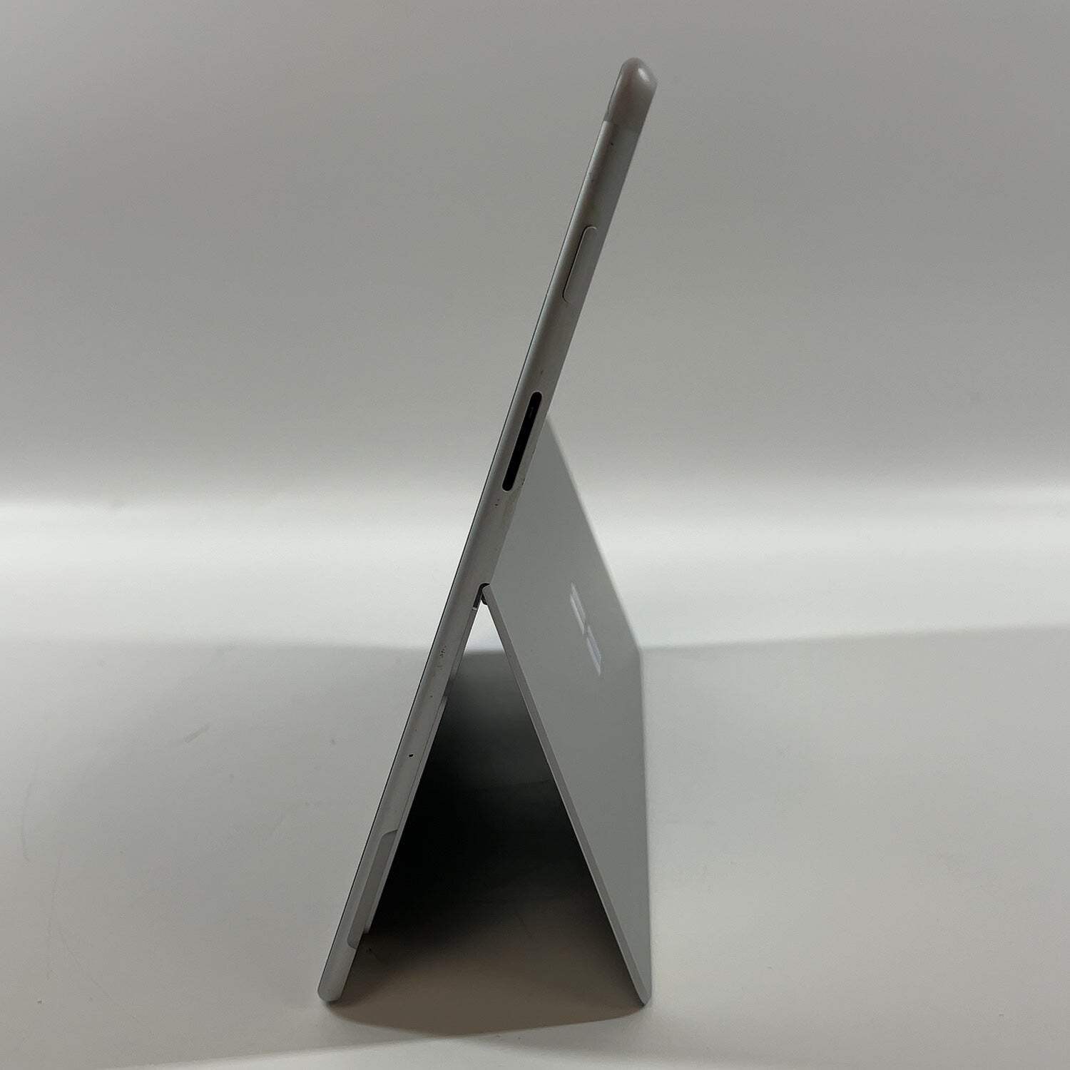 Microsoft Surface Pro X 2010 13″ SQ1 3.0GHz 8GB RAM 128GB SSD