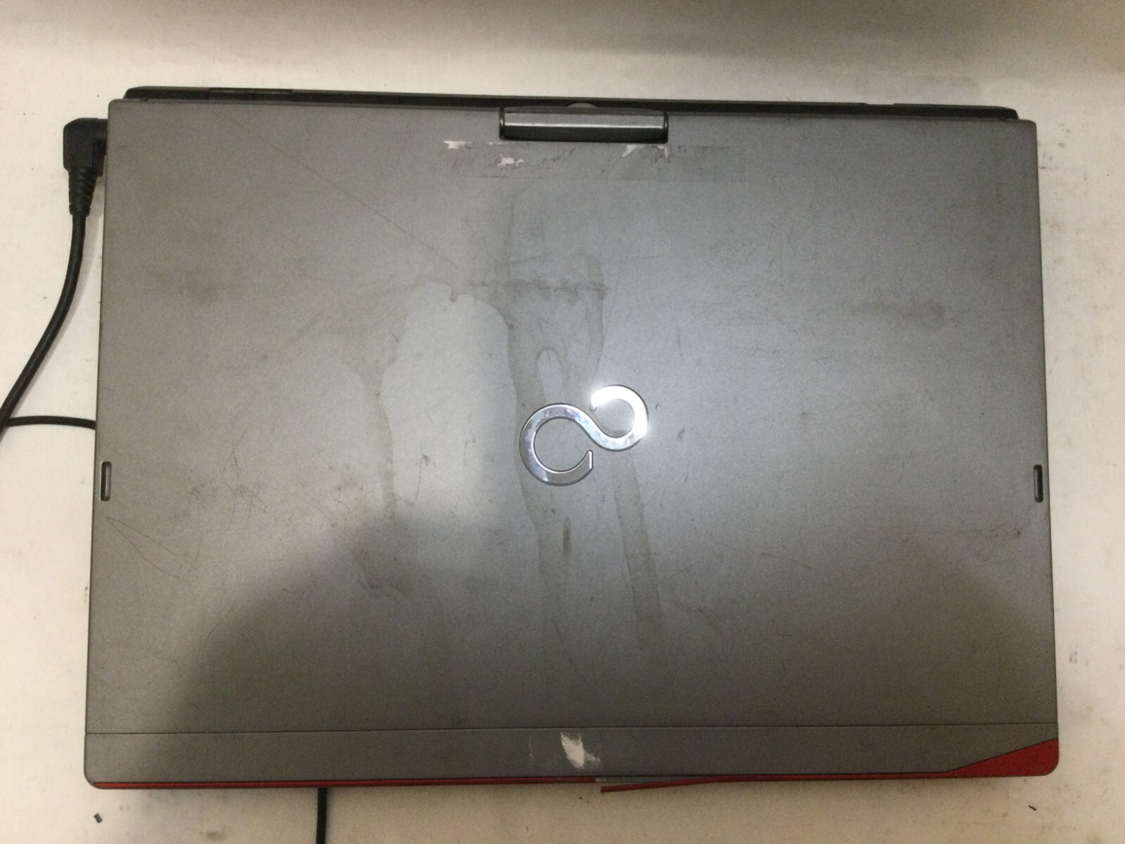 Fujitsu Lifebook T725 2-in-1 / Intel Core i5-5300U @ 2.30GHz / (MISSING PARTS)MR