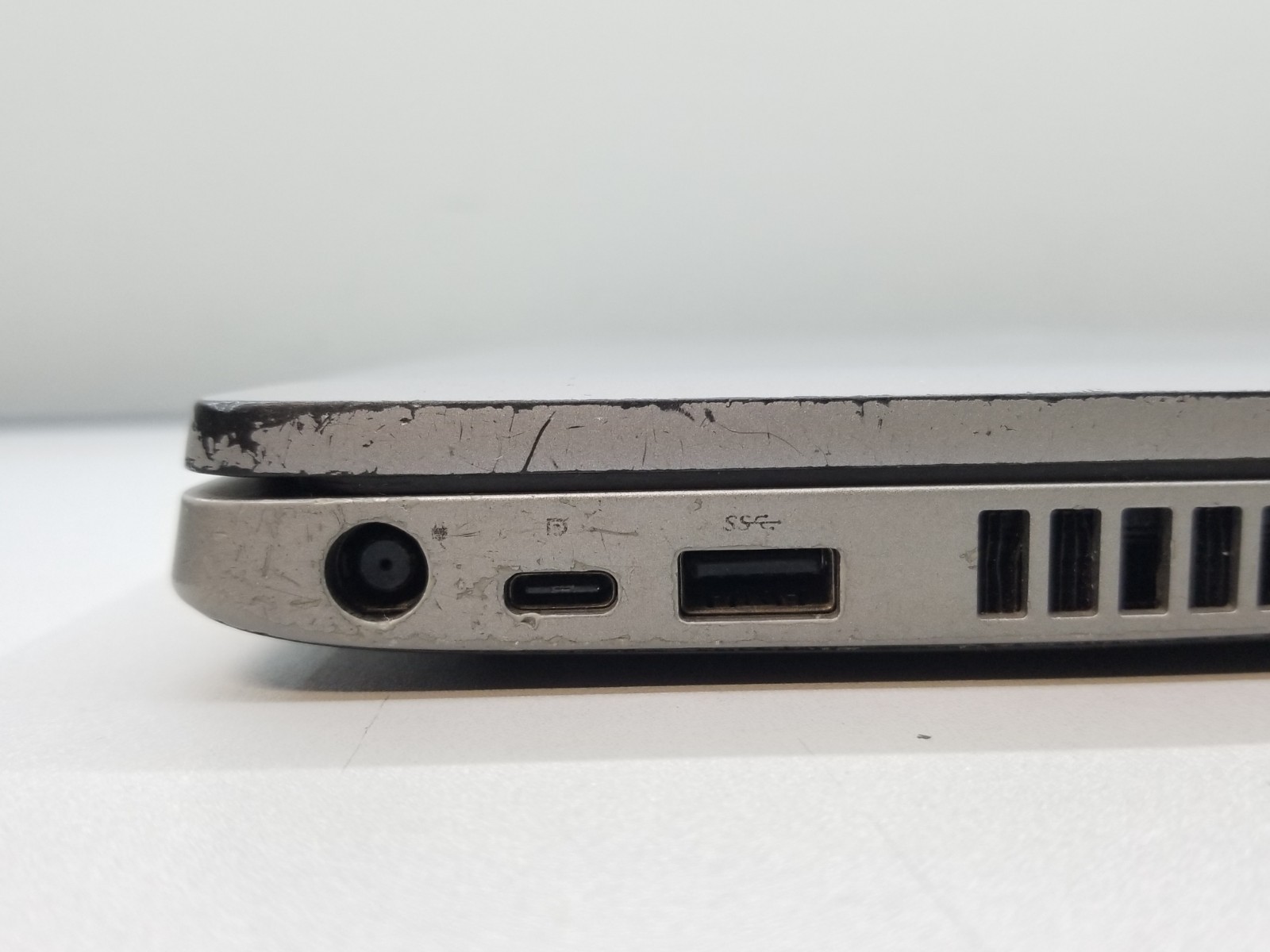 AS-IS Dell Latitude 5510 15.6″ FHD i5-10310U 1.7GHz 8GB RAM 256GB SSD W11P NO AC
