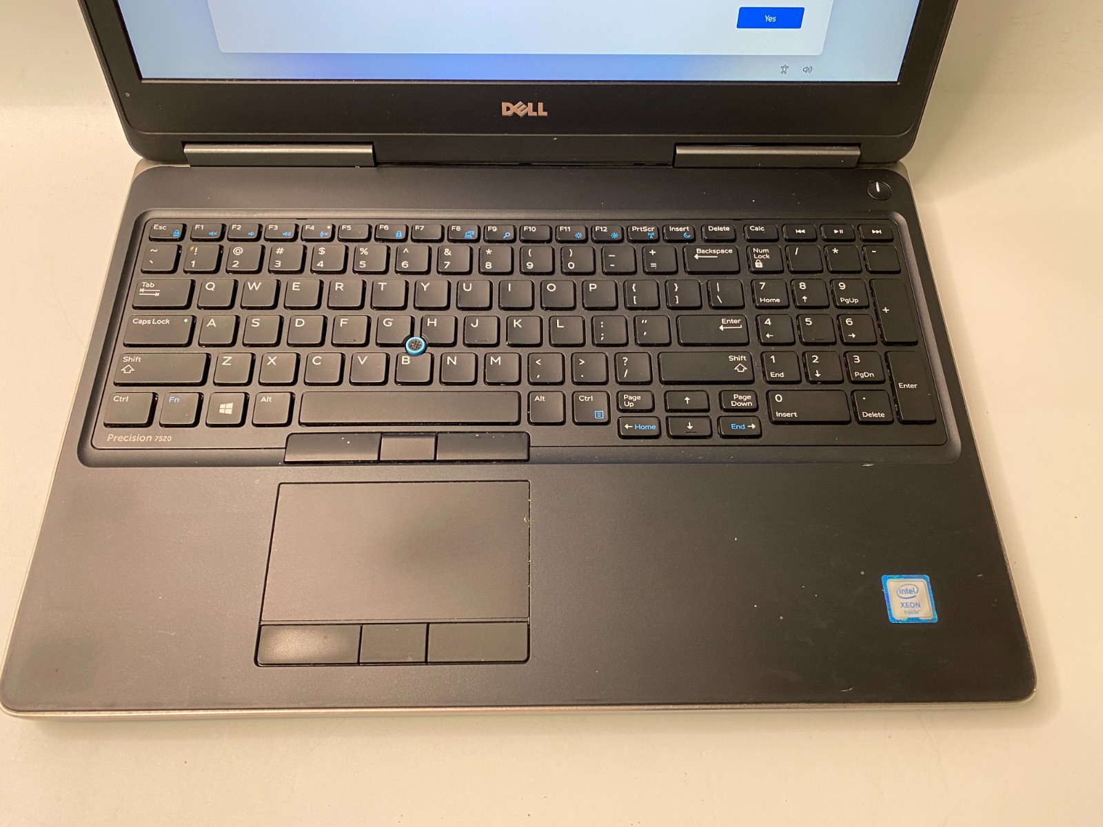 Dell Precision 7520 Xeon E3-1505Mv6 32GB DDR4 1TB SSD Quadro M2200 Win11P – Wear