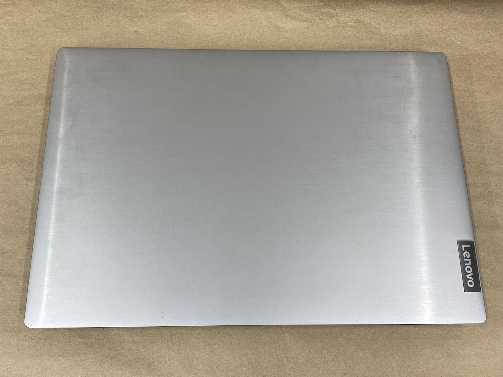 Lenovo 81LG – 15.5″ 1366×768 – Pentium 5405U – 4GB – 256GB SSD – Win 11 Pro