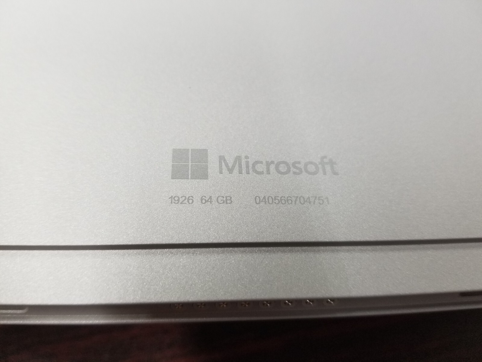Microsoft Surface Go 2 10.5″ (64GB SSD, Intel Core m3-8100Y, 1.10 GHz, 4GB)