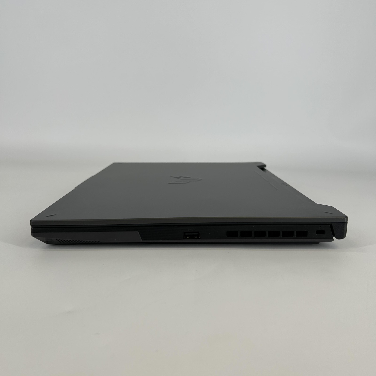 Asus TUF F15 15 144Hz FHD 2.4 GHz i7-13620H 16GB 1TB SSD NVIDIA RTX 4070