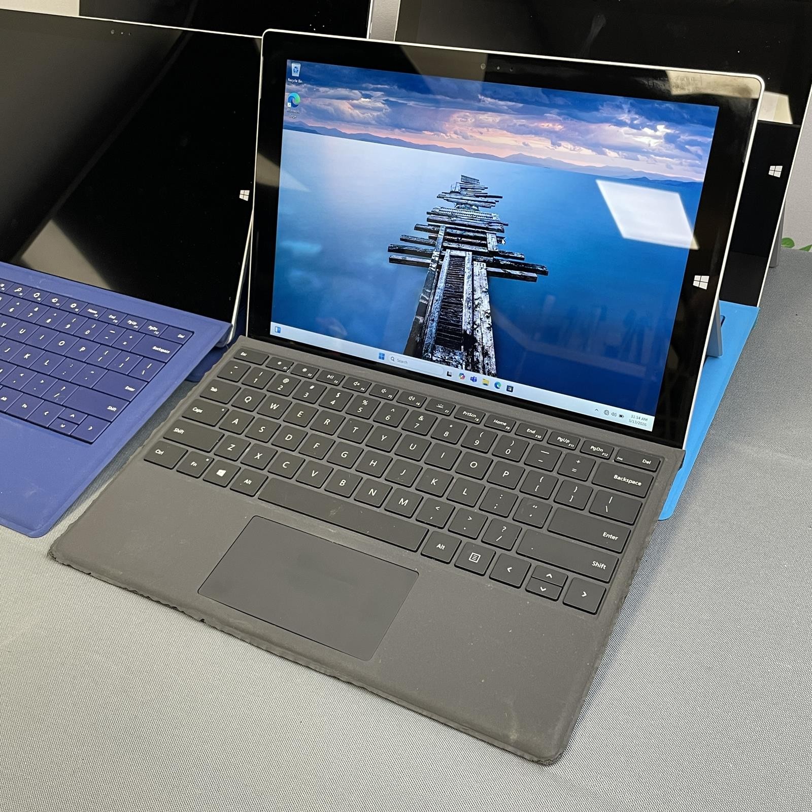 Lot of 6 | MICROSOFT Surface Pro 3, i3 / i5 4th Gen 4GB / 8GB RAM | AS-IS (READ)