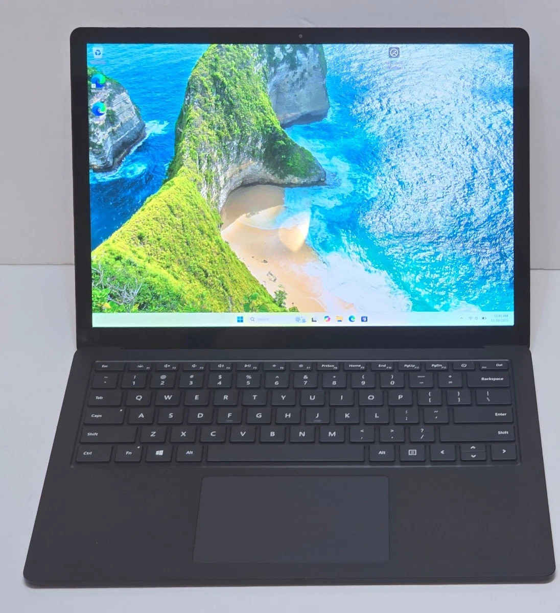 Surface Laptop 3 13.5″ model 1868 (i7-1065G7, 16 GB RAM, 512 GB SSD) W11P