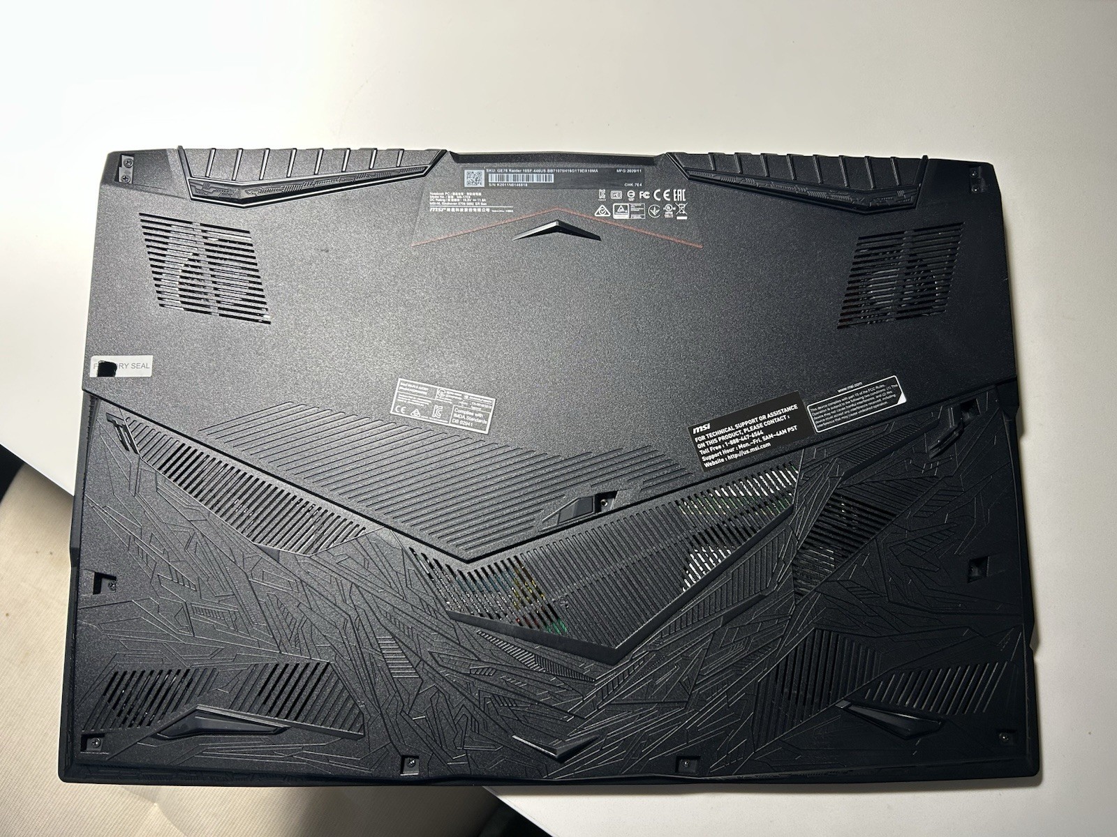 MSI GE75 Raider 17.3″ (1TB + 512GB, Intel i7 10th Gen., 2.60GHz, 16GB, RTX 2070)