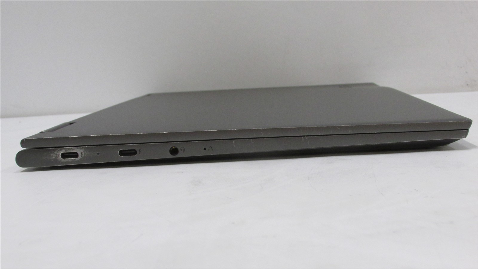 Lenovo Yoga 730-13IKB i7-8550U 1.8GHz 8GB RAM 256GB NVME 13″ W11H 2-in-1 DENTS