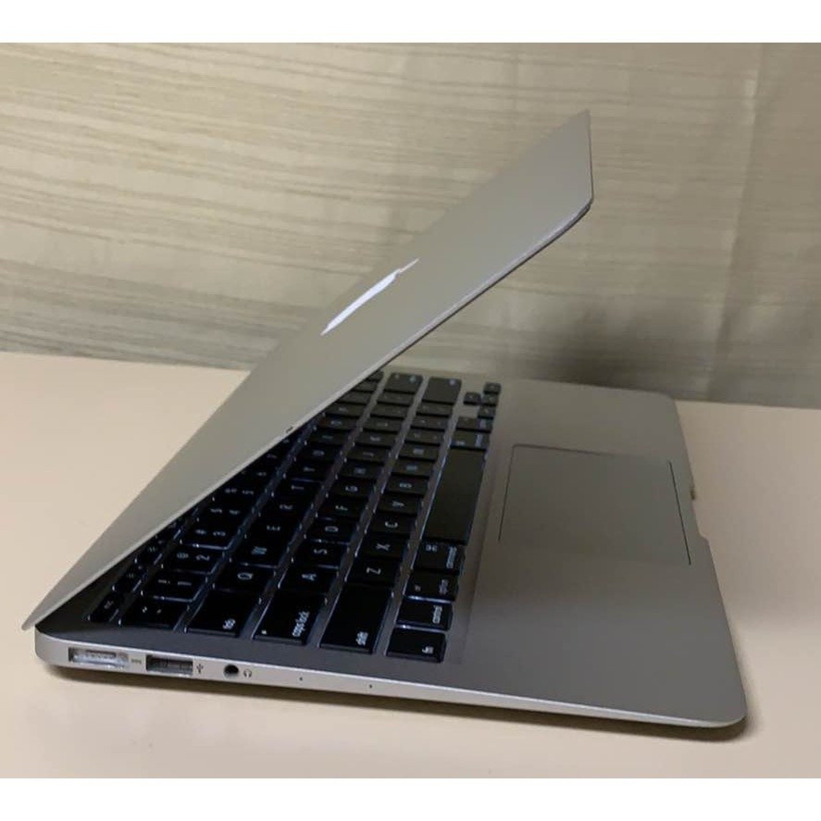 Apple MacBook Air 2013 13 inch i5 1.30GHz 4GB RAM 128GB SSD MacOs Big Sur 11