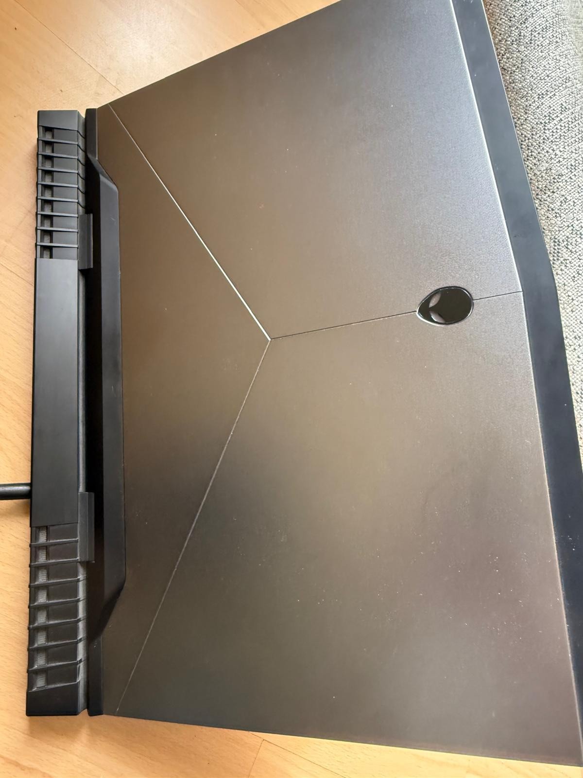 Dell Alienware Gaming R4;GTX 1070 17.3 inch” i7-6820HK,16GB,512GB SSD,1TB HDD,