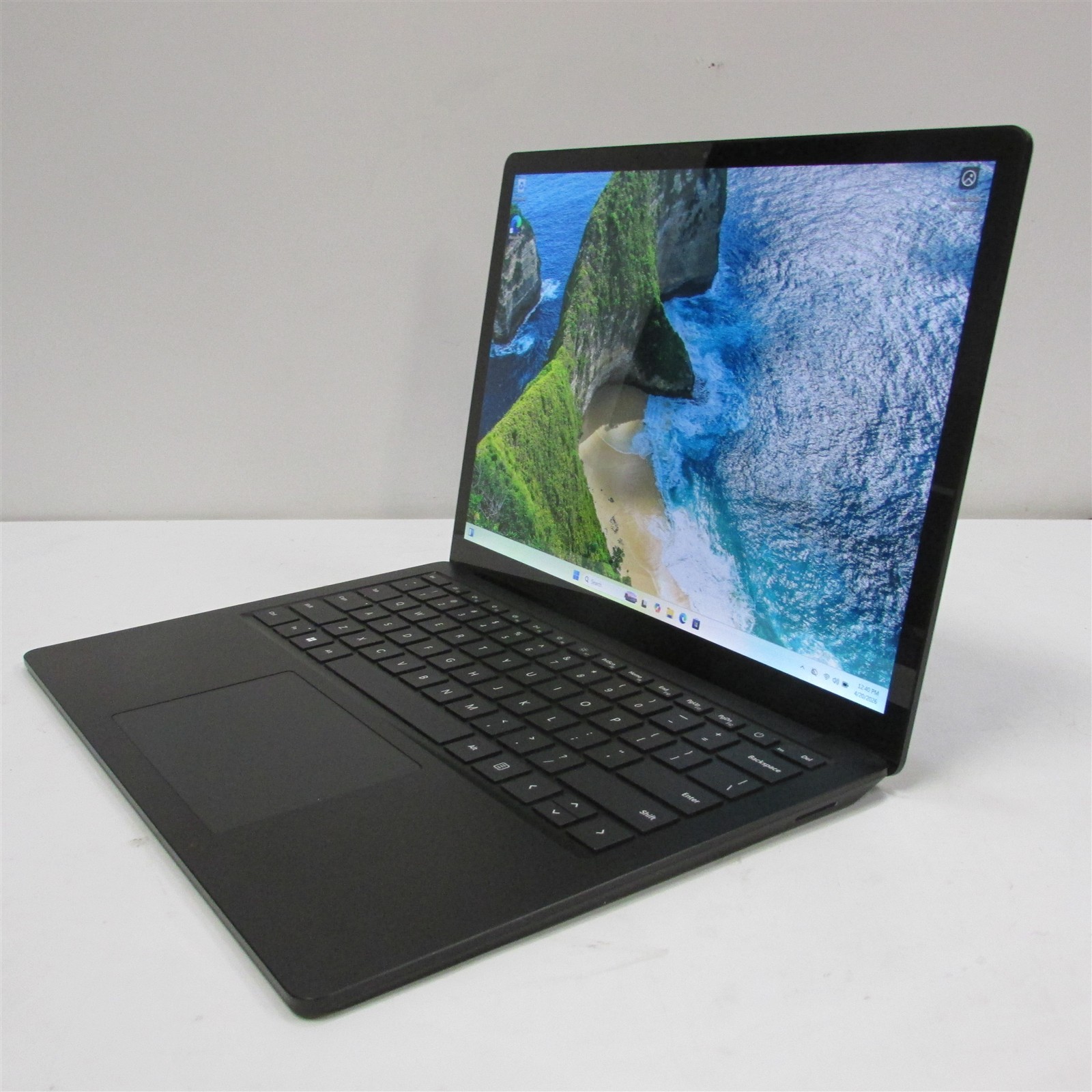 Microsoft Surface Laptop 5 1951 i7-1245U 2.7GHz 16GB RAM 256GB 13.5″ Win 11 Pro