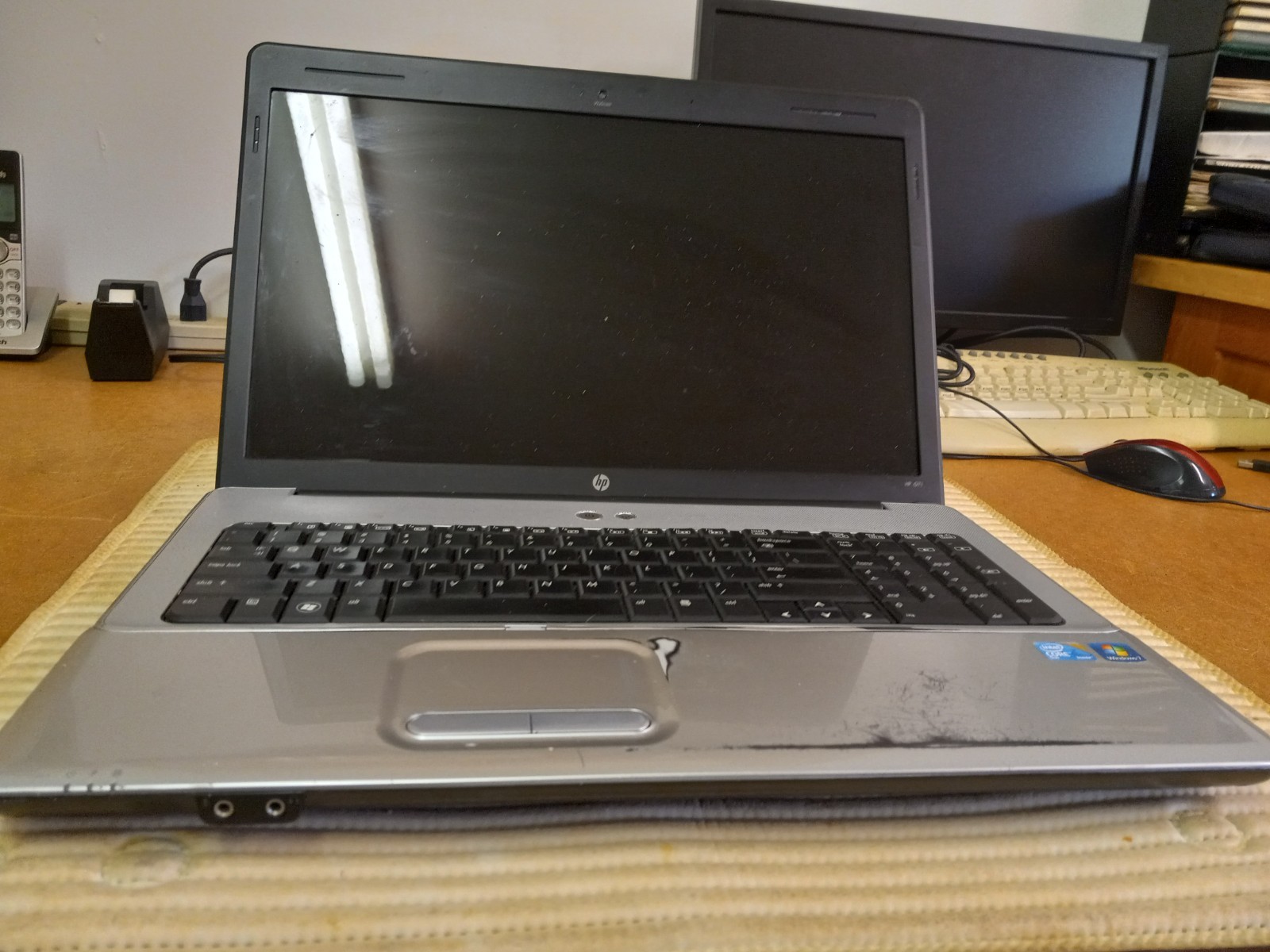 HP G71 Windows 10 pro 500gb 4gb 17.3″ Works perfect