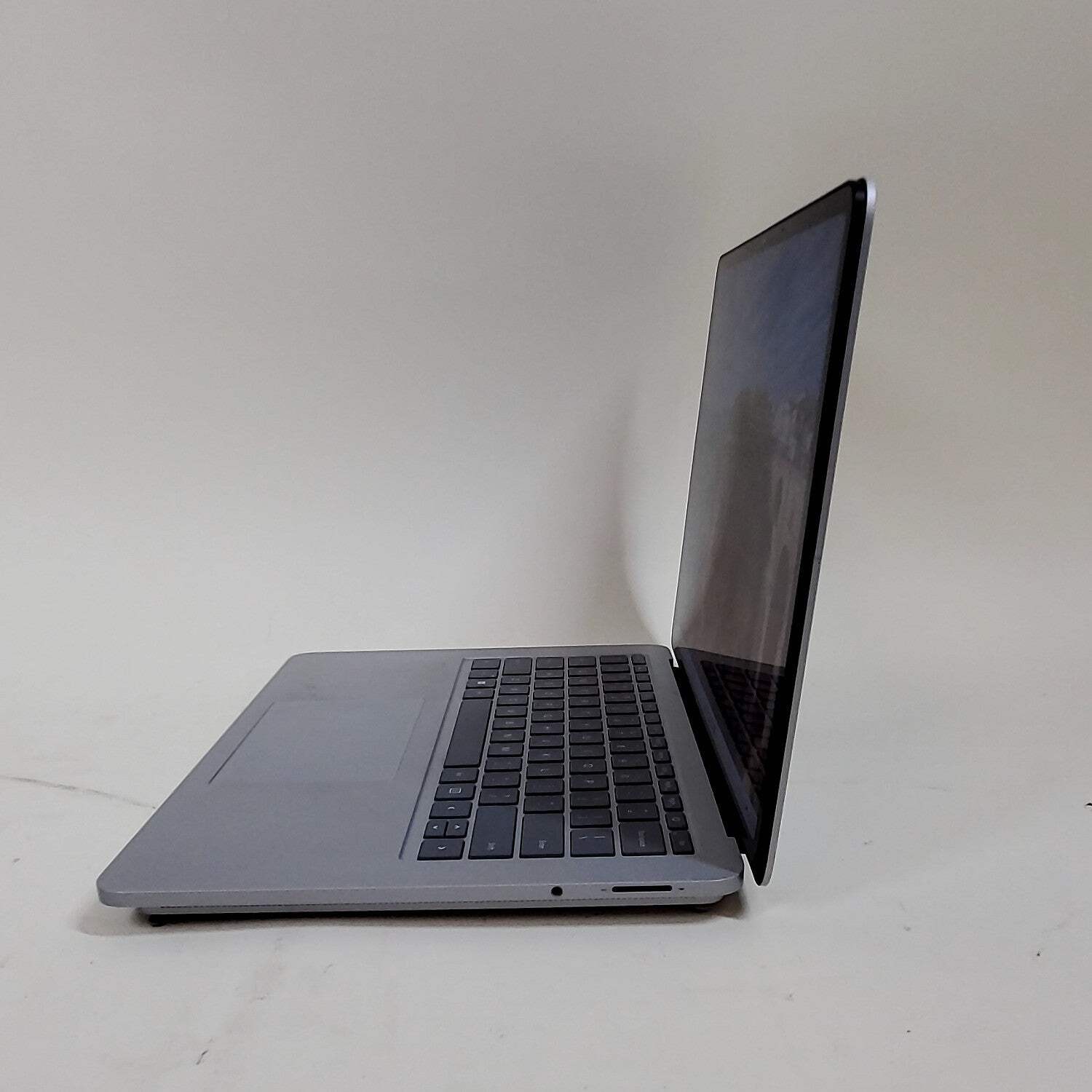 Microsoft Laptop Studio 1 1964 14.4″ i7 3.3GHz 16GB RAM 512GB SSD RTX 3050 Ti