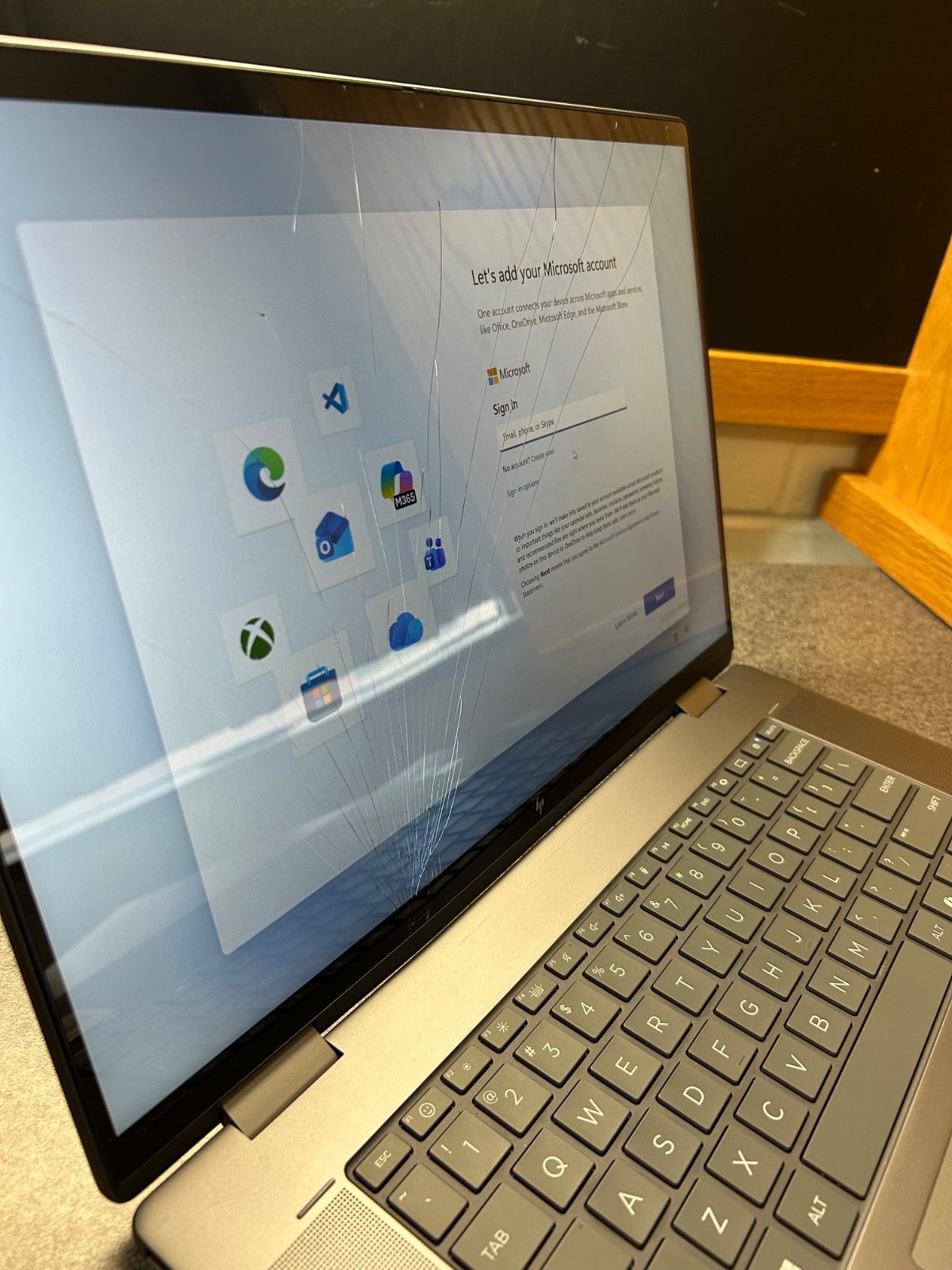 HP Envy x360 15.6″ (AMD Ryzen 7 5700U, 1.80GHz, 16GB RAM, 1TB SSD) Laptop -…