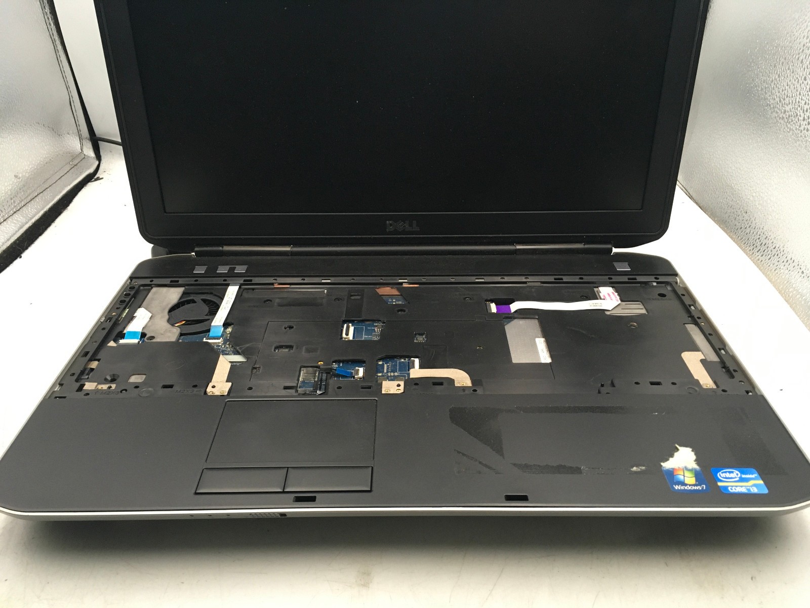 DELL LATITUDE E5530 – FOR PARTS/NO BOOT – INTEL I3 3RD GEN – NO RAM -15″-READ-BB