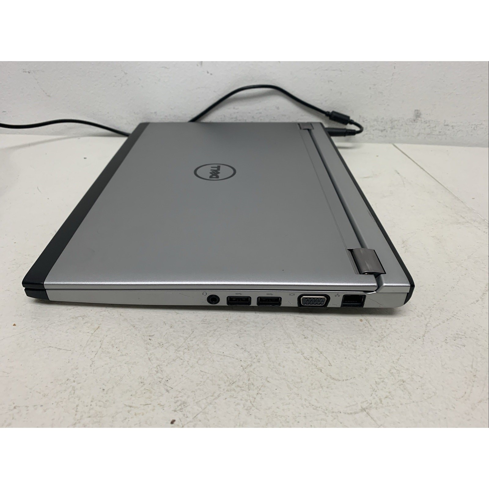 dell latitude 3330 Celeron (R) 1017U 4GB RAM 320 GB HHD WIND 10 Pro Need Battery