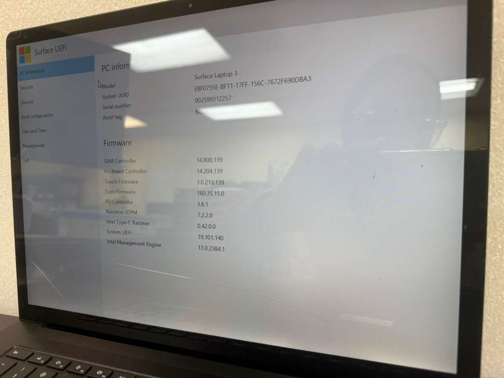 Microsoft Surface Laptop 3 15in i7 16GB 512GB SSD Black CRACKED LCD Screen