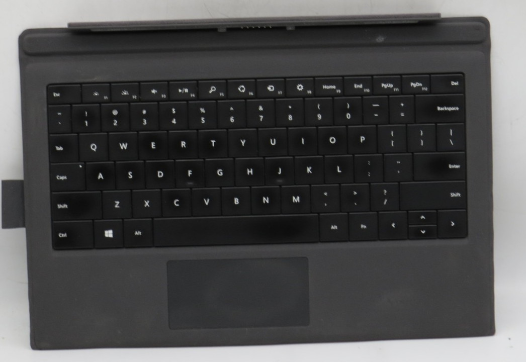 Microsoft Surface Pro 3 | i7-4650U @ 1.7 | 8GB RAM | 512GB SSD | No OS