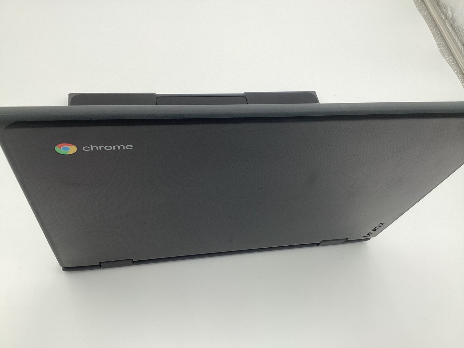 Lenovo 500e Chromebook 2nd Gen 81ES Touchscreen 11.6″ Convertible Laptop