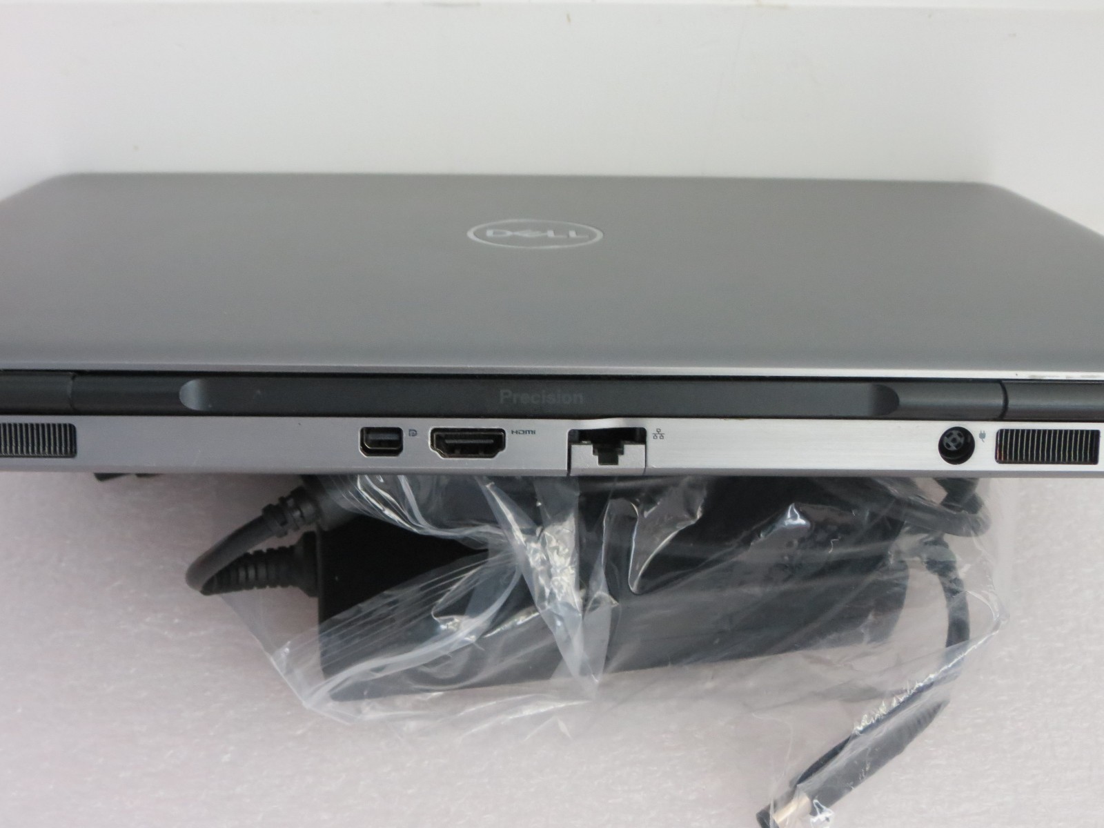Dell Precision 7550 15.6″ (512GB SSD, Intel Core i9-10885H, 2.4GHz, 16GB RAM)