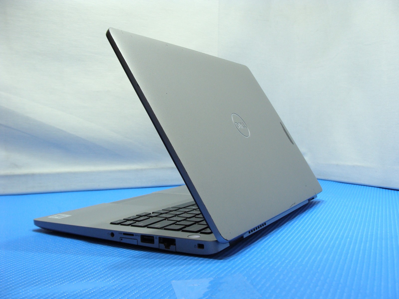 Dell Latitude 5310 13.3″ HD i5-10310U 1.7GHz 16GB 256GB Windows 11Pro +Charger