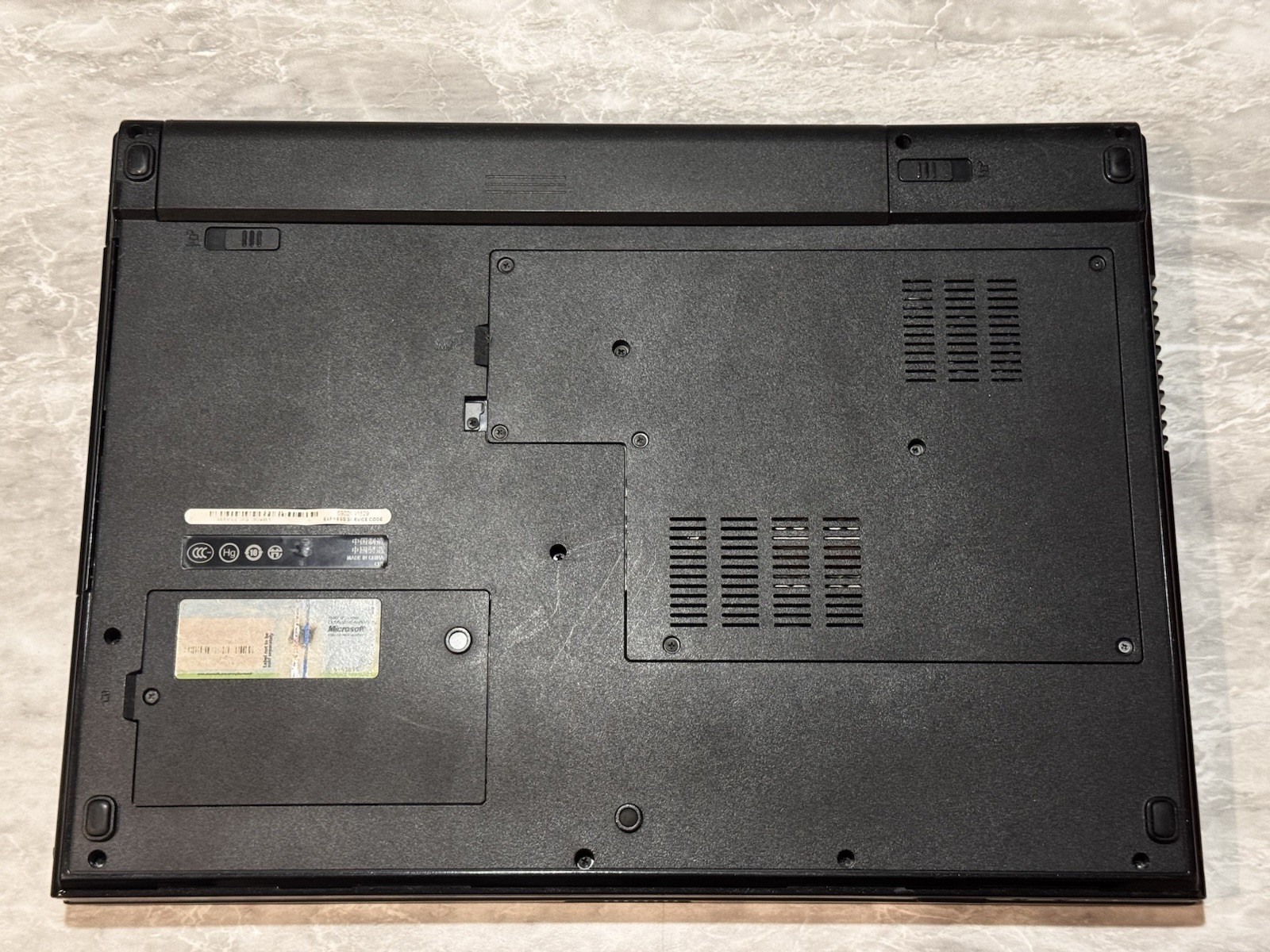 Dell Vostro 1720 Intel Core 2 Duo T6670 2.2GHz 2gb RAM 250gb HDD Windows 7