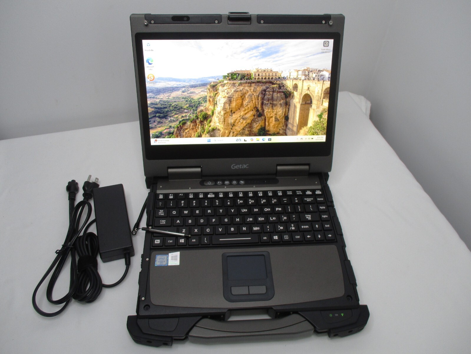 Getac B300 G7 Rugged Laptop 13.3″ FHD Touch i5-8350U 1.7Ghz 16GB 512GB LOW HOURS